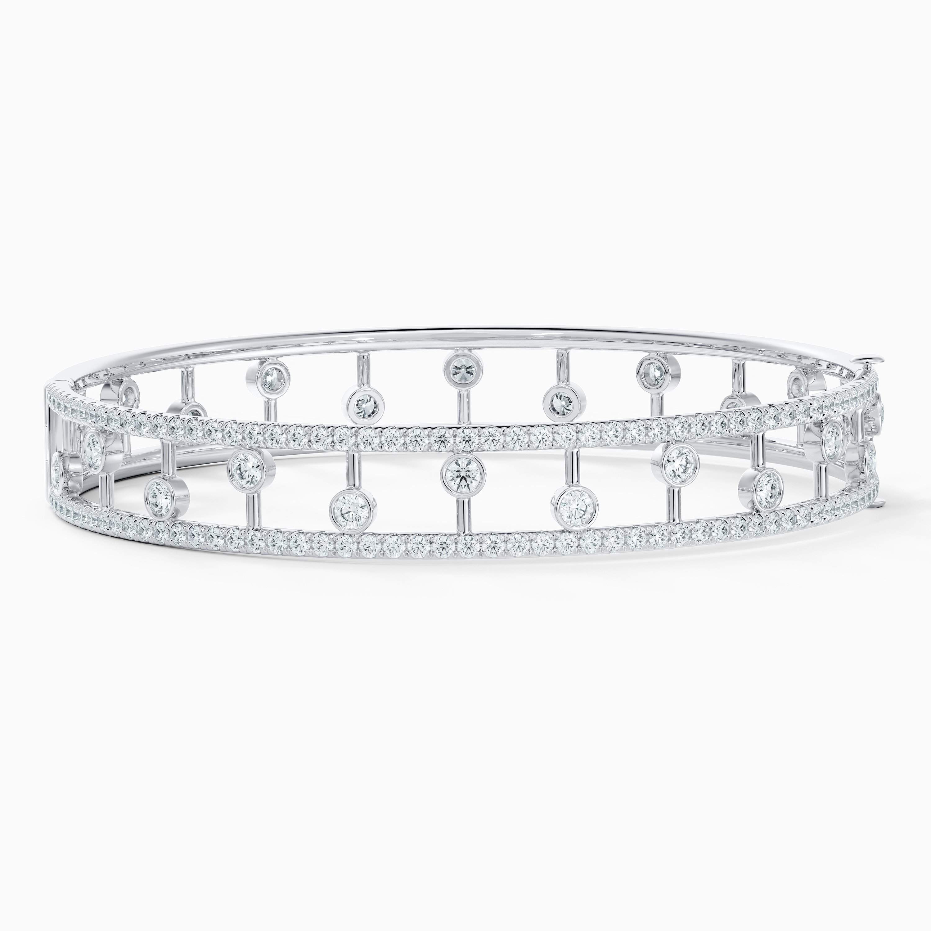 Dewdrop bangle in white gold Dewdrop bangle in white gold, image 1