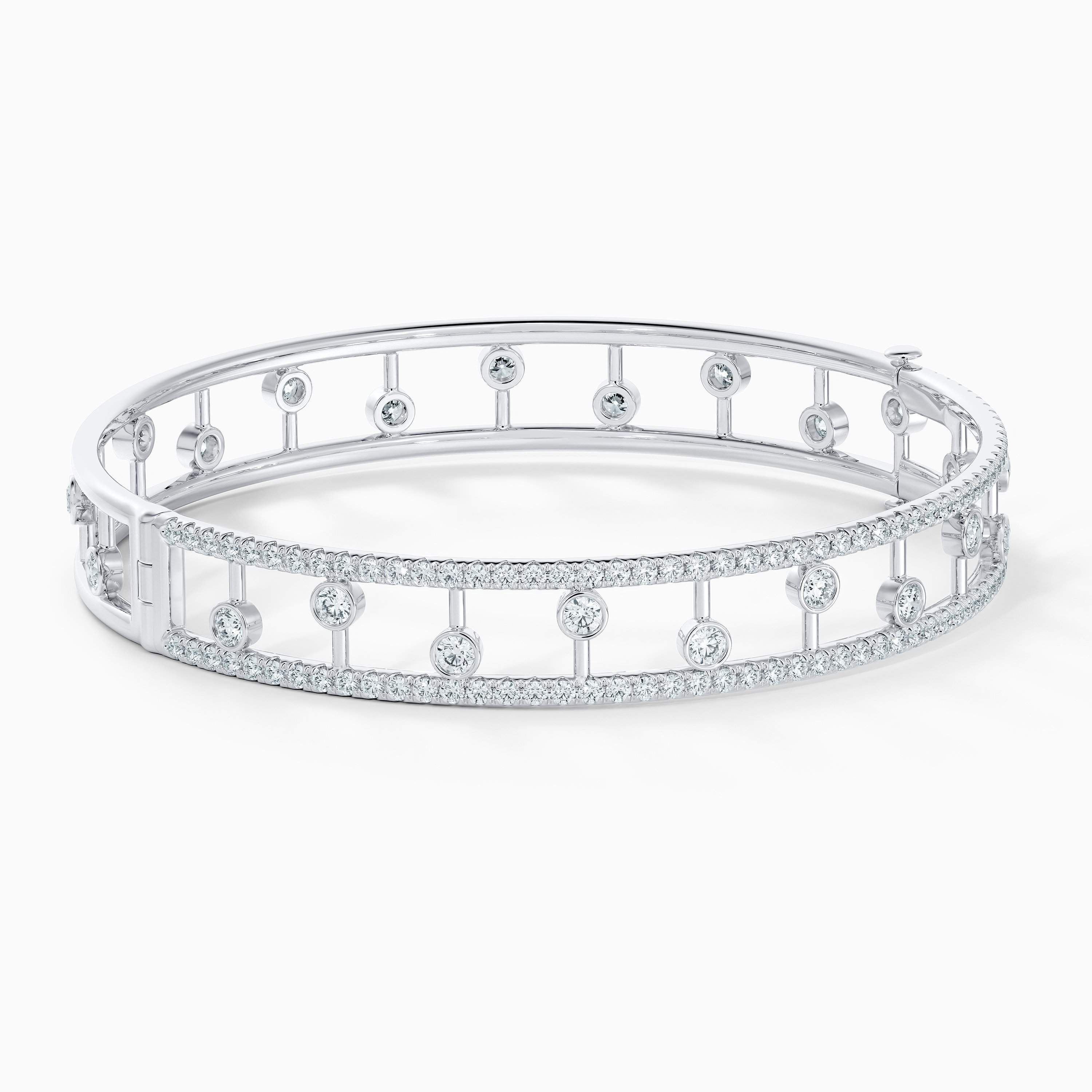 Dewdrop bangle in white gold Dewdrop bangle in white gold, image 4