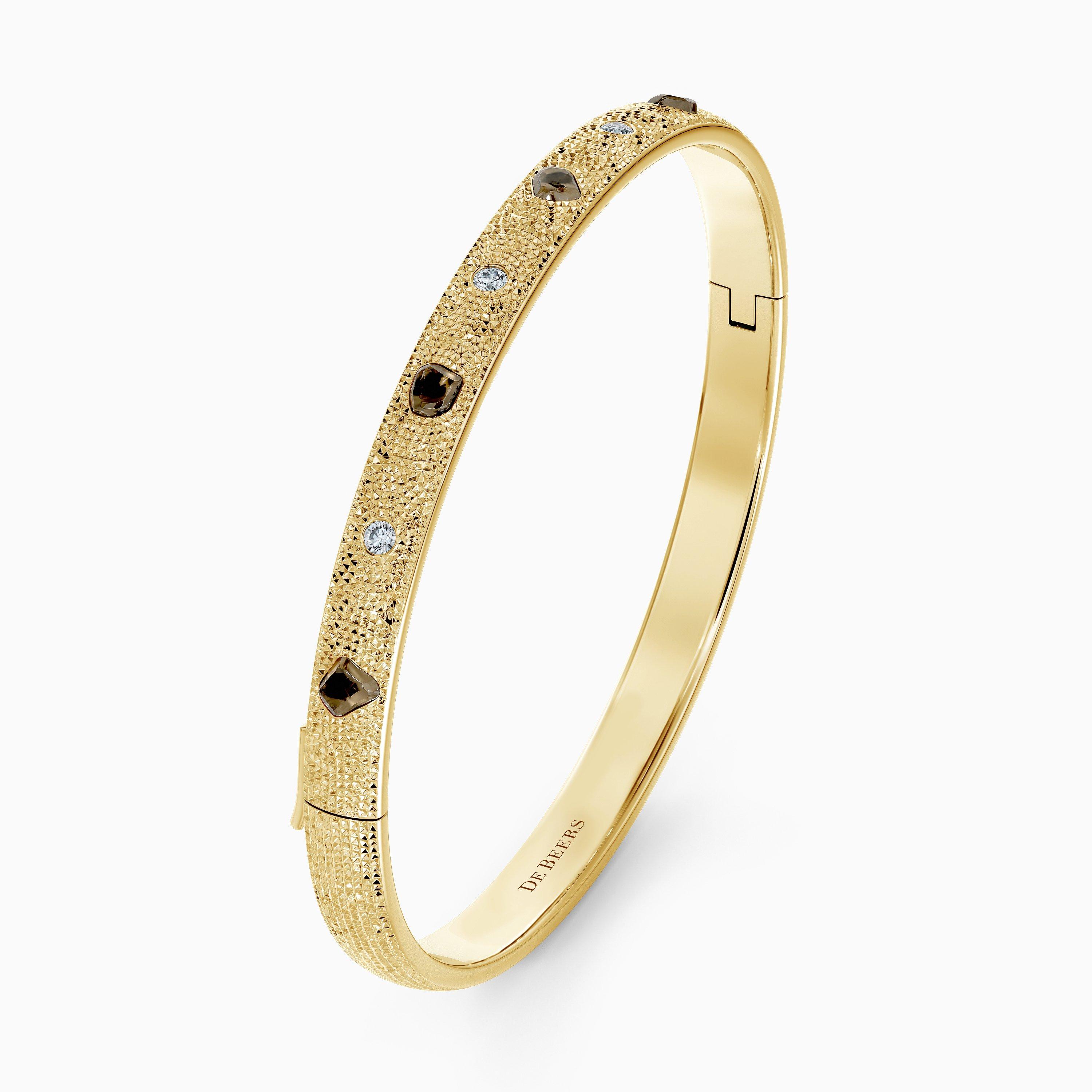 Talisman Bangle in Yellow Gold, image 2