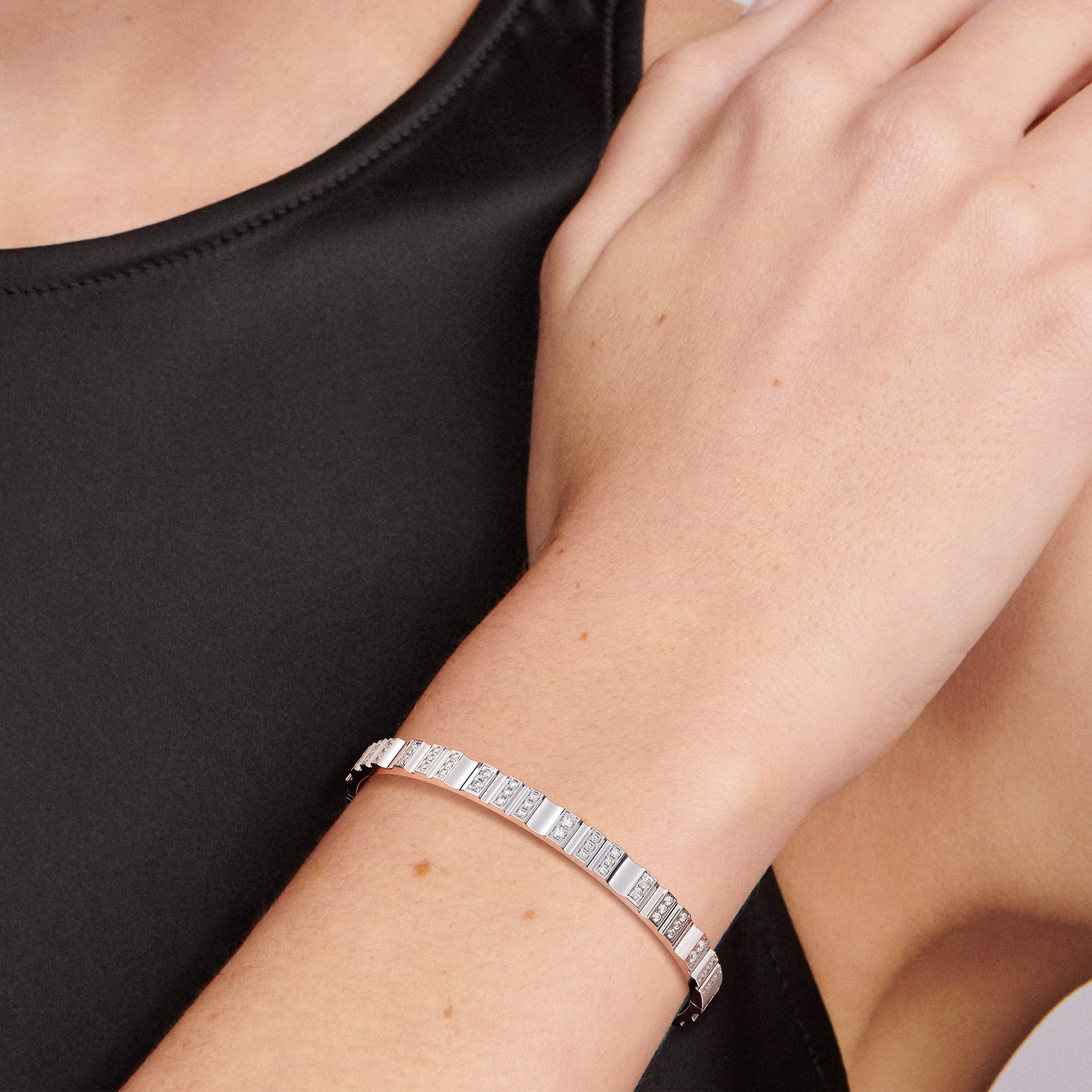 De Beers RVL Bangle in White Gold with diamonds De Beers RVL Bangle in White Gold with diamonds, image 3