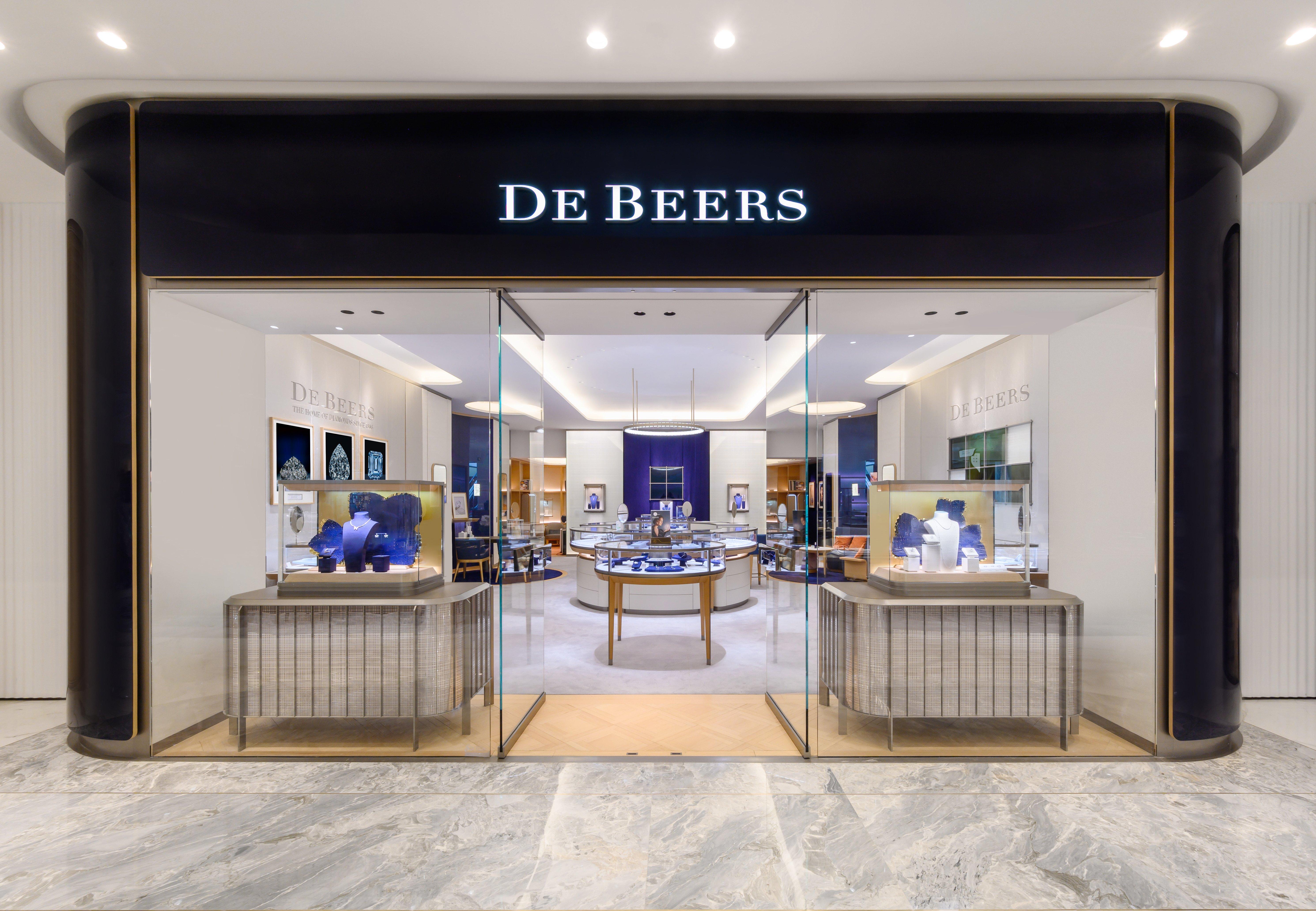 De Beers Diamond Jewellers Opens Third Store in Hong Kong