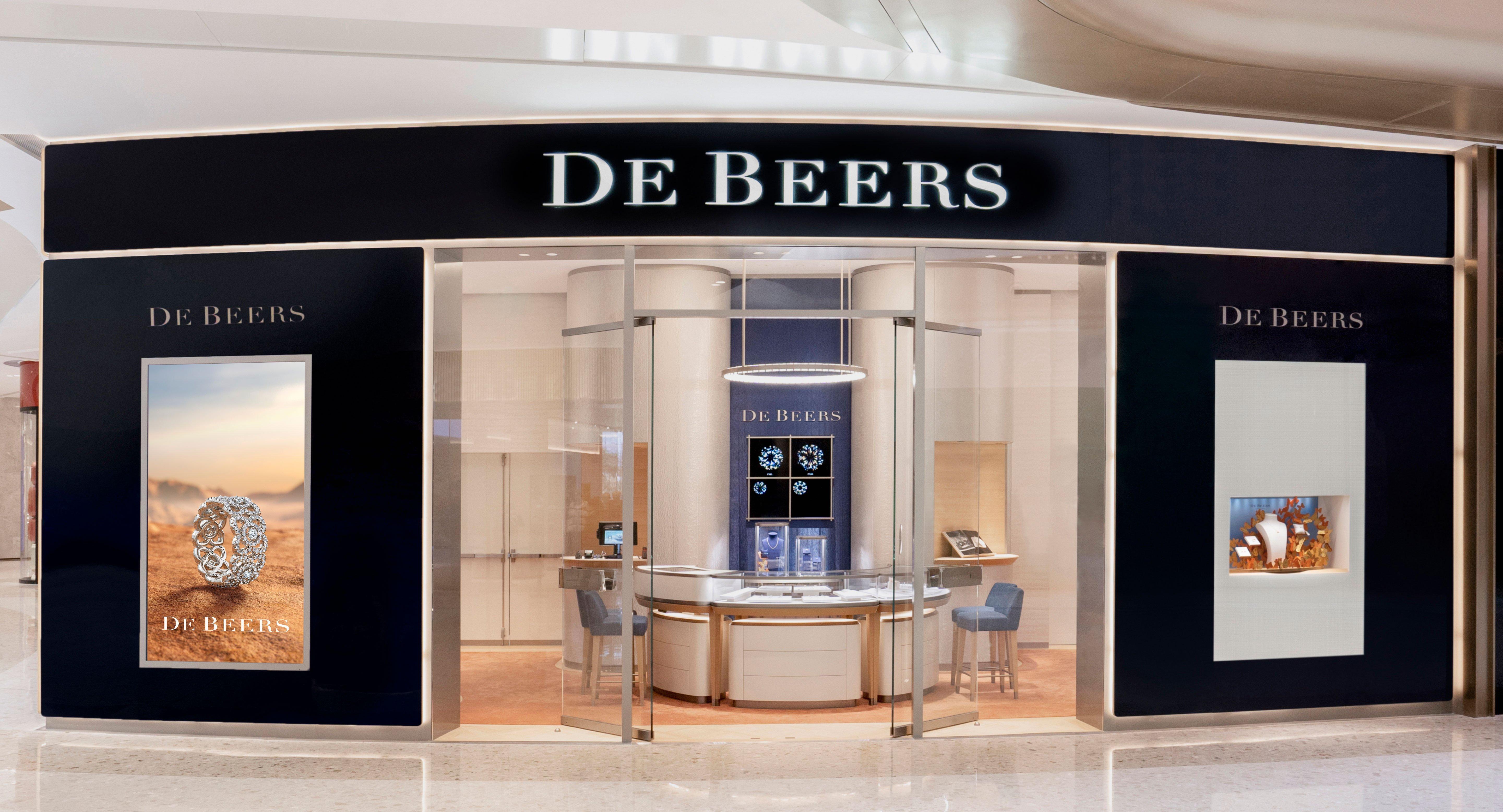 De Beers Diamond Jewellers Opens Third Store in Hong Kong