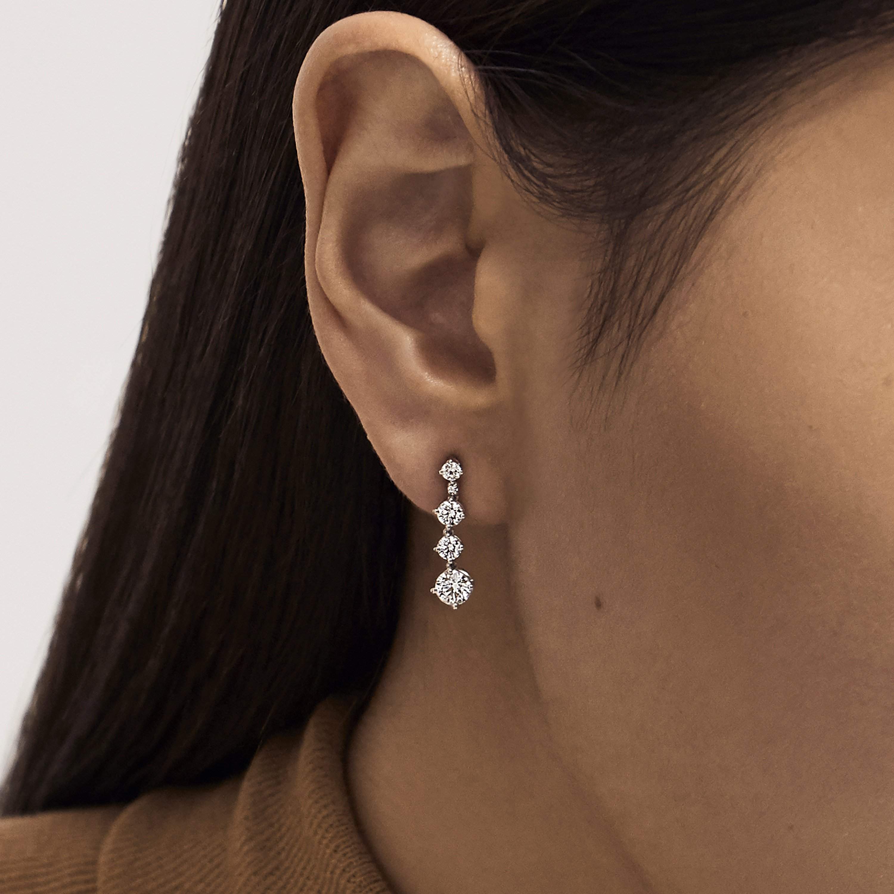 Arpeggia one line small earrings in white gold Arpeggia one line small earrings in white gold, image 3