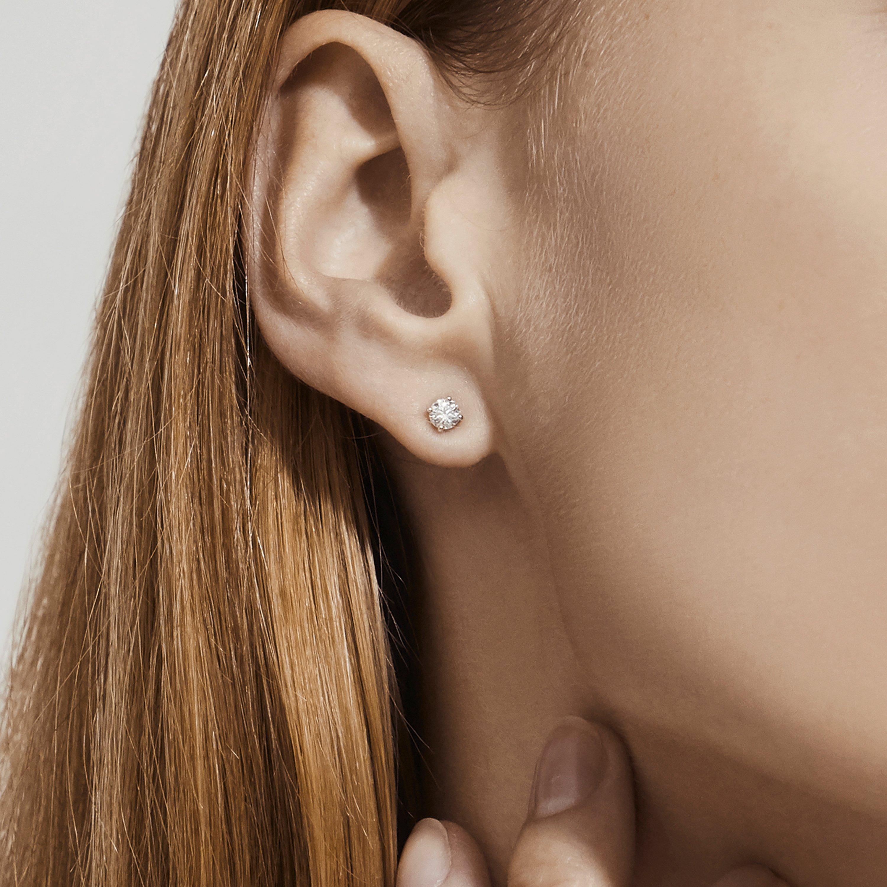 Puces d'oreilles DB Classic taille brillant, image 3