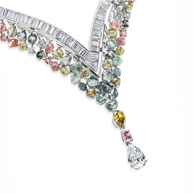 Portraits of Nature by De Beers, Knysna Chameleon necklace