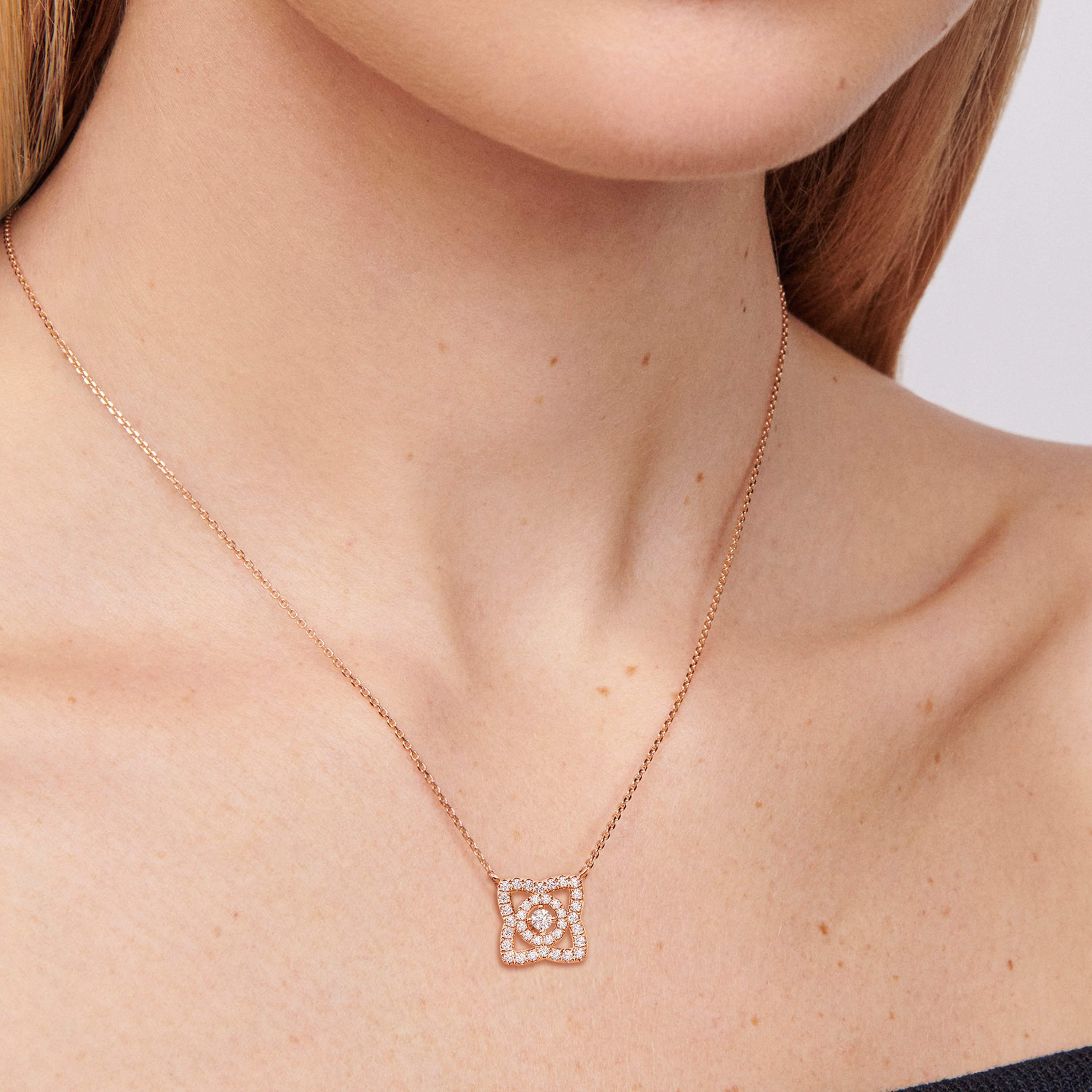 Enchanted Lotus pendant in rose gold Enchanted Lotus pendant in rose gold, image 3