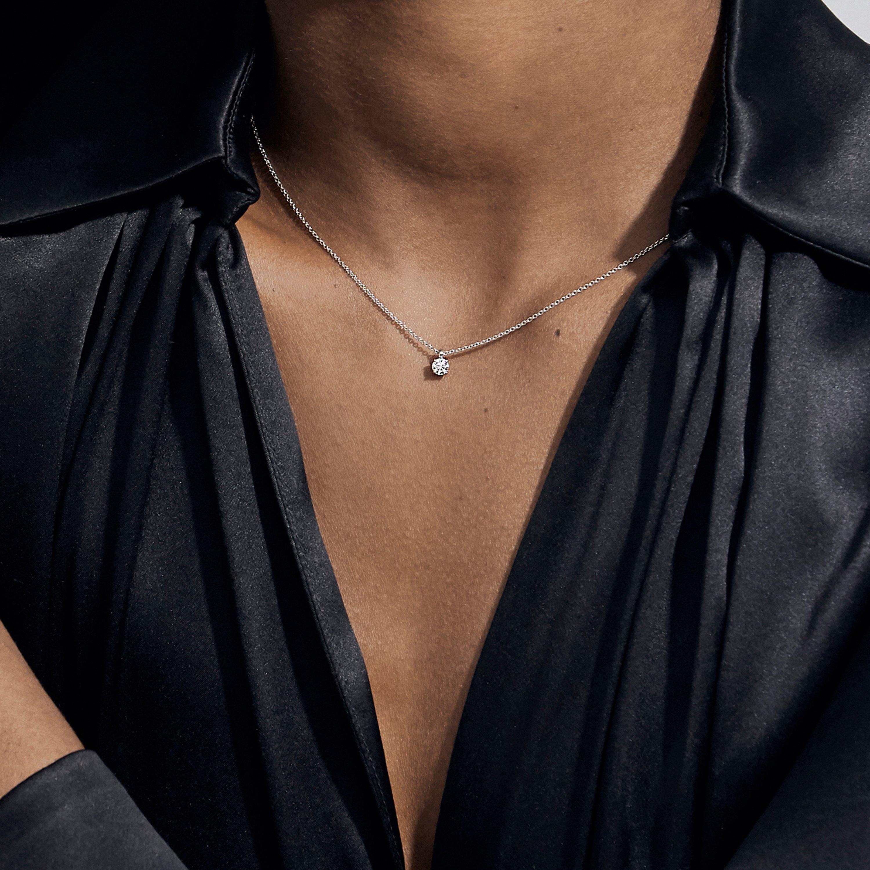 DB Classic round brilliant diamond pendant, image 3