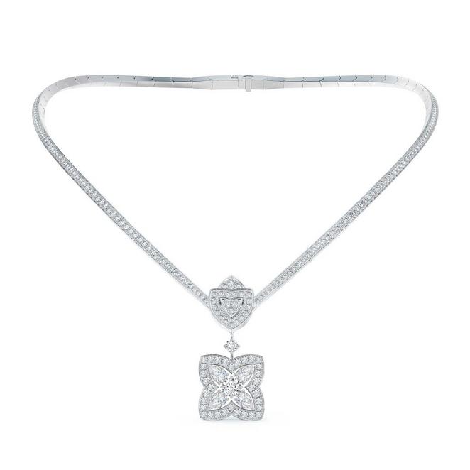 Enchanted Lotus necklace in white gold