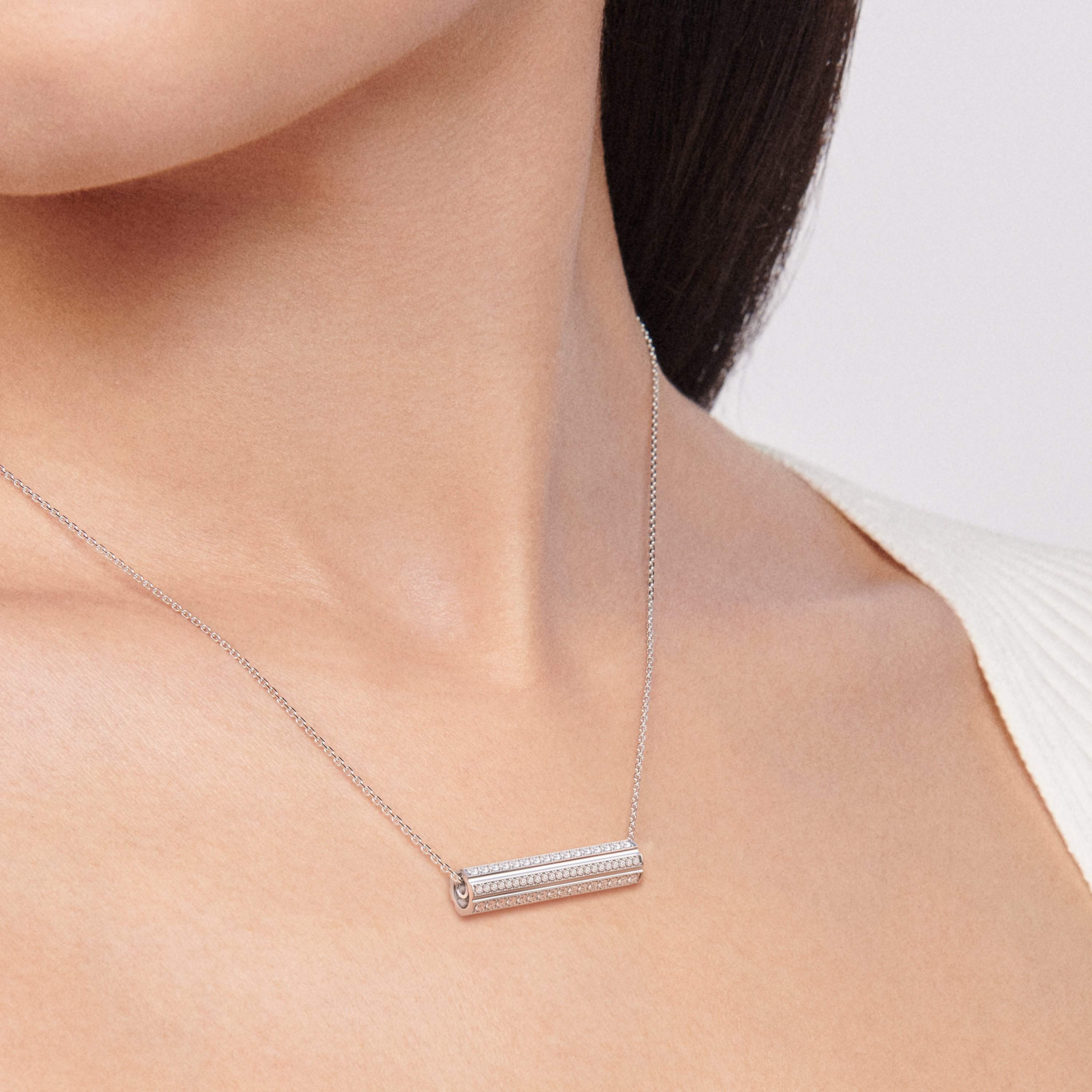 De Beers RVL Pendant in White Gold with Diamonds De Beers RVL Pendant in White Gold with Diamonds, image 3