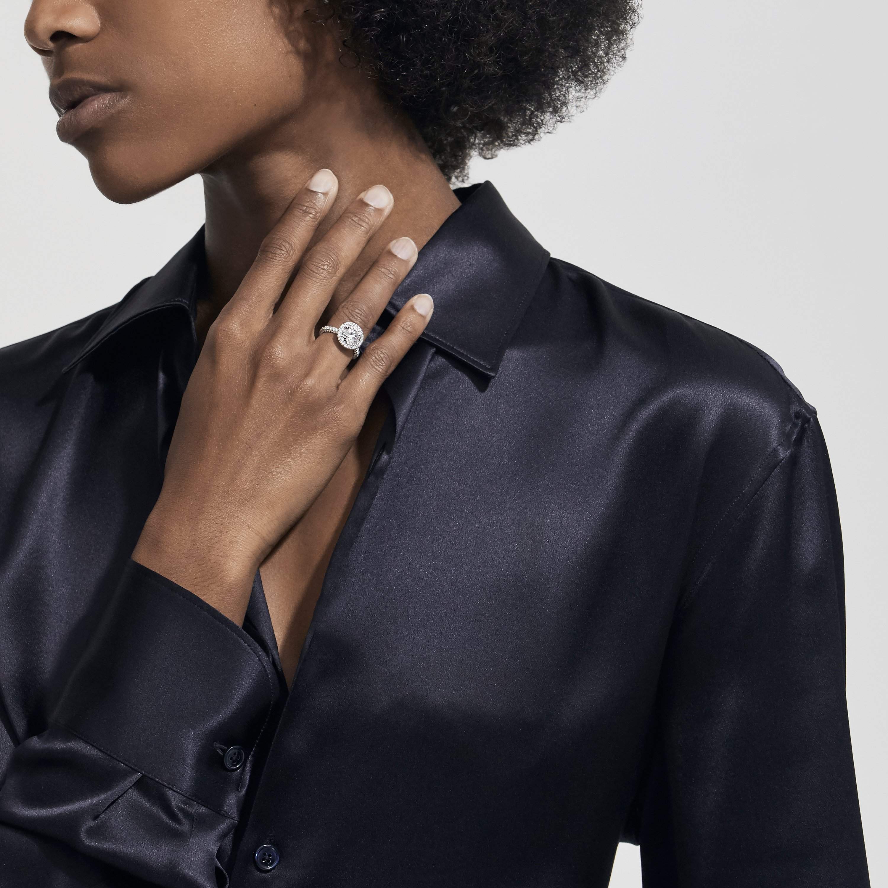 Aura round brilliant diamond ring Aura round brilliant diamond ring, image 4