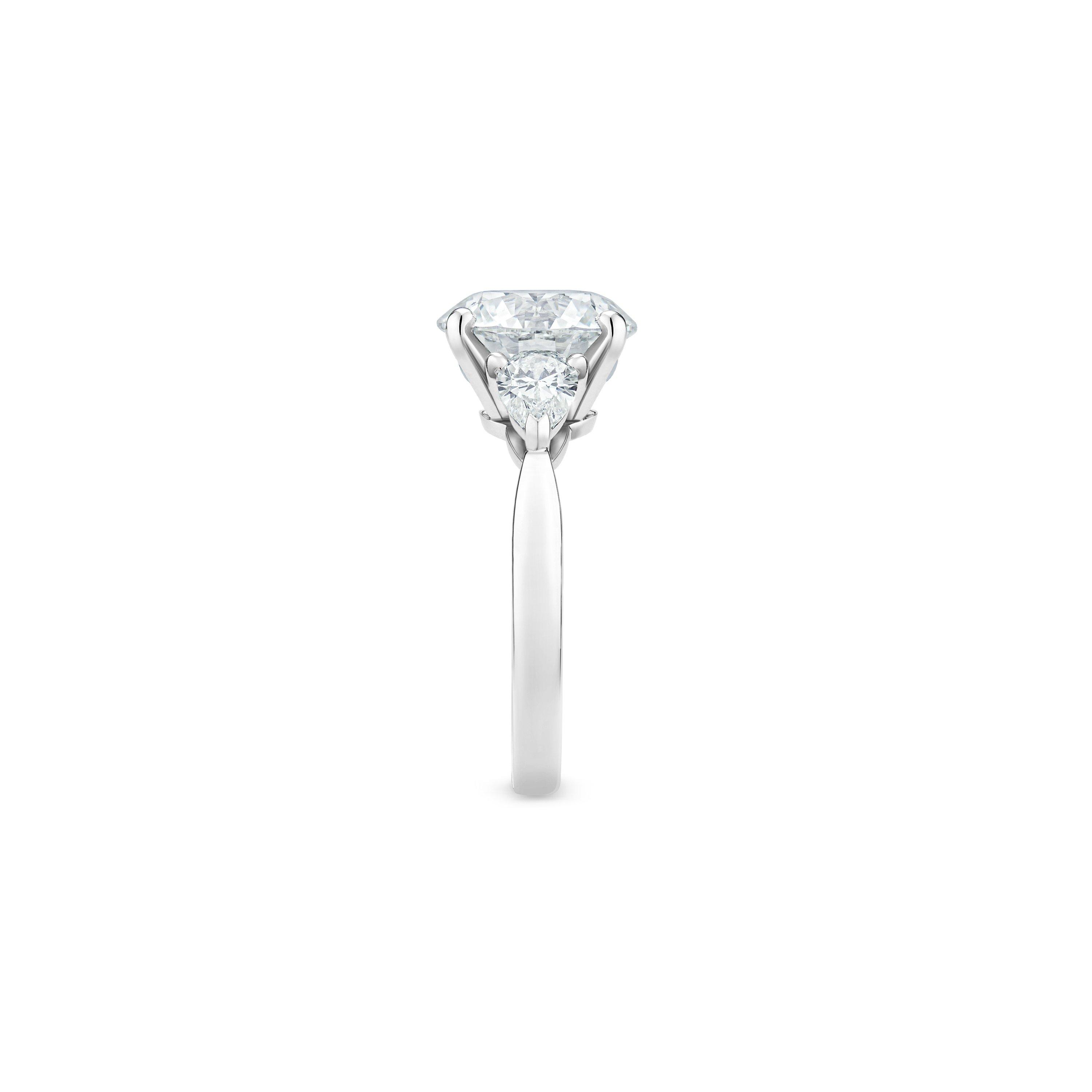 DB Classic round brilliant diamond ring