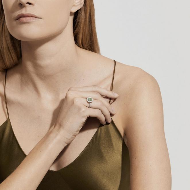 Aura 高級珠寶鉑金枕形黃綠色彩鑽戒指
