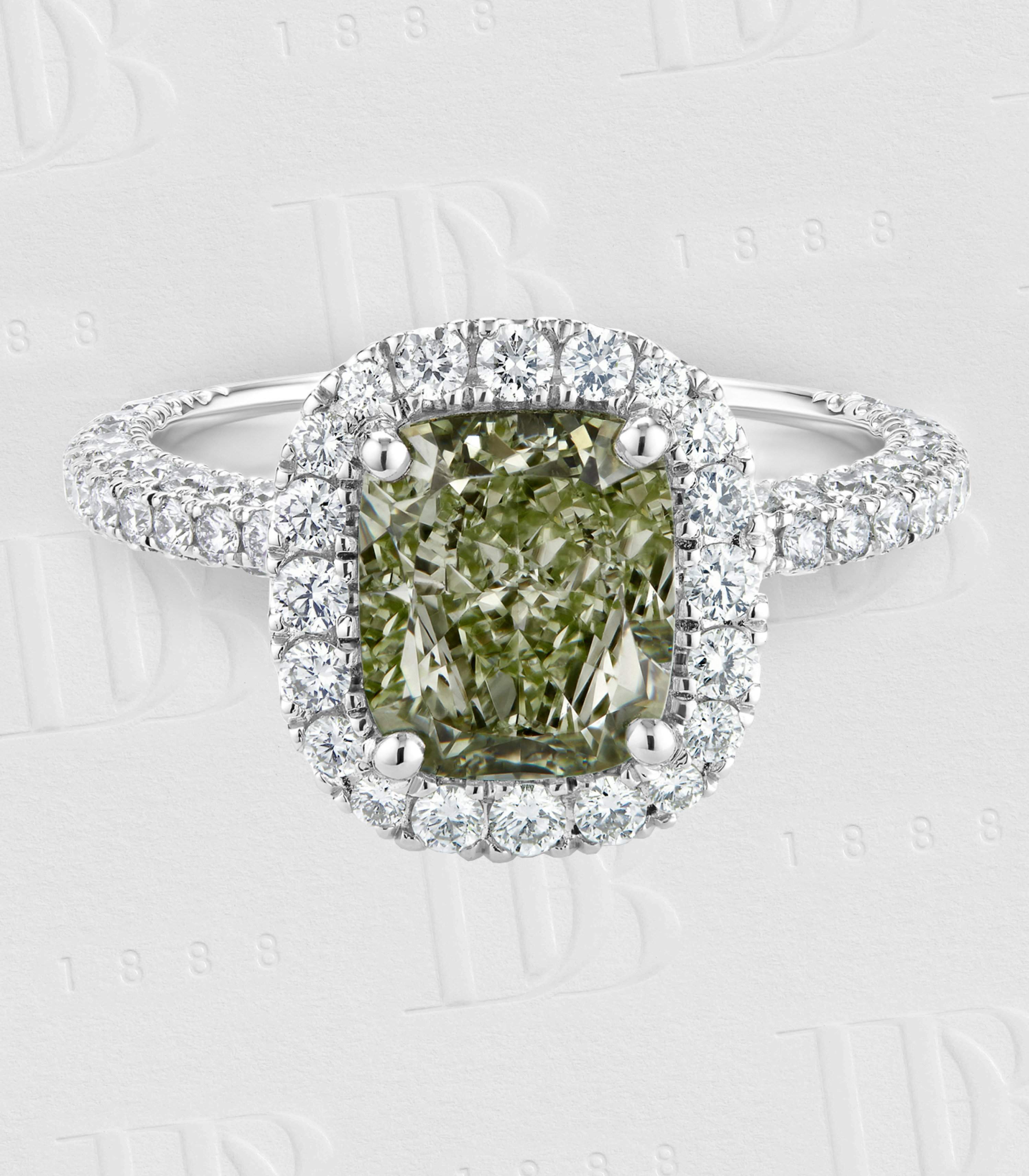 Aura fancy yellow-green cushion-cut diamond ring, image 2