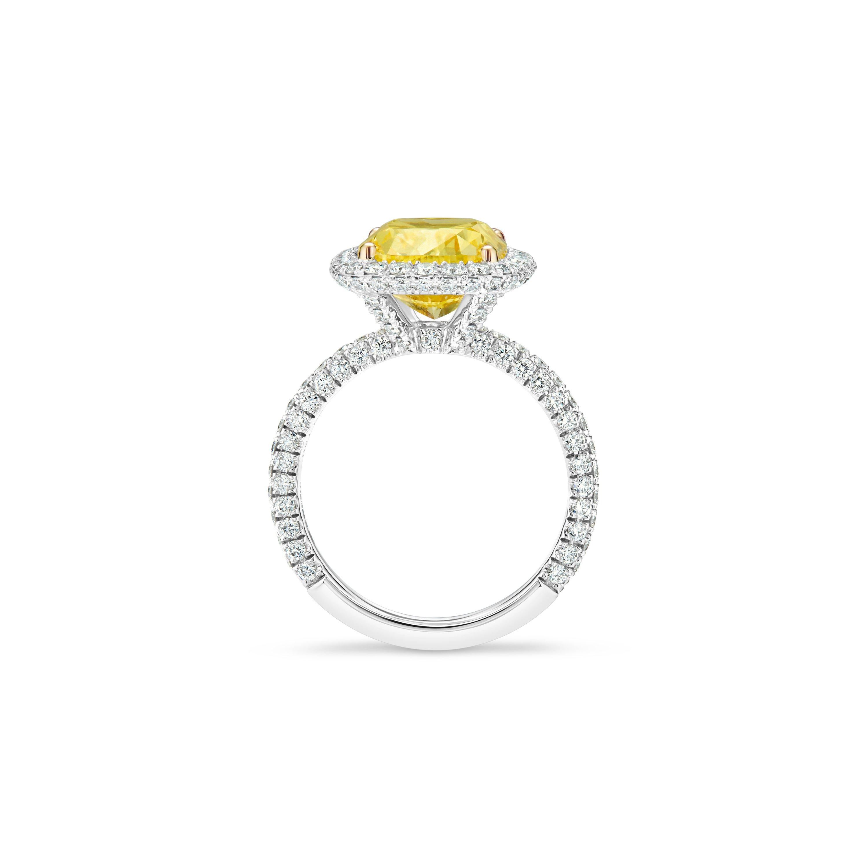 de Beers Jewellers 18kt White Gold de Beers Aura Fancy Coloured Diamond Ring