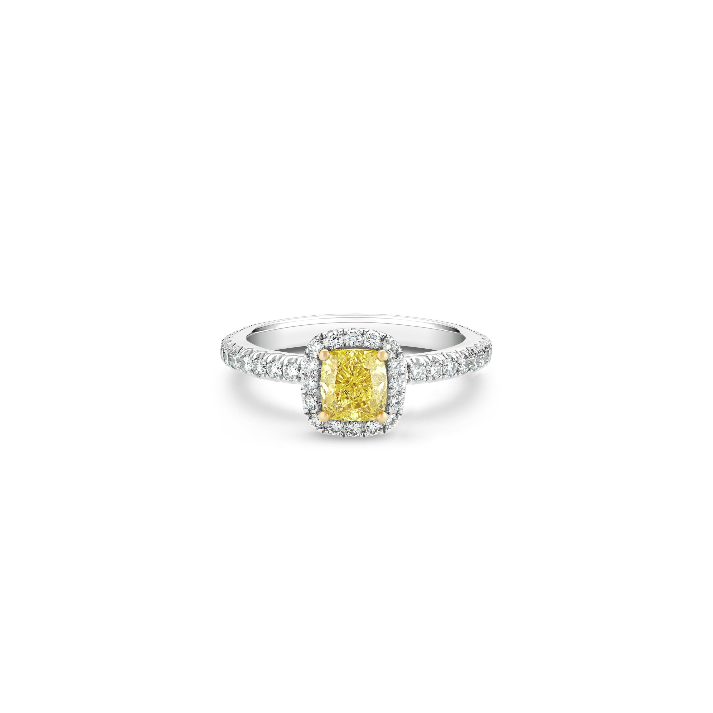 Solitaire Aura diamant jaune fancy taille coussin