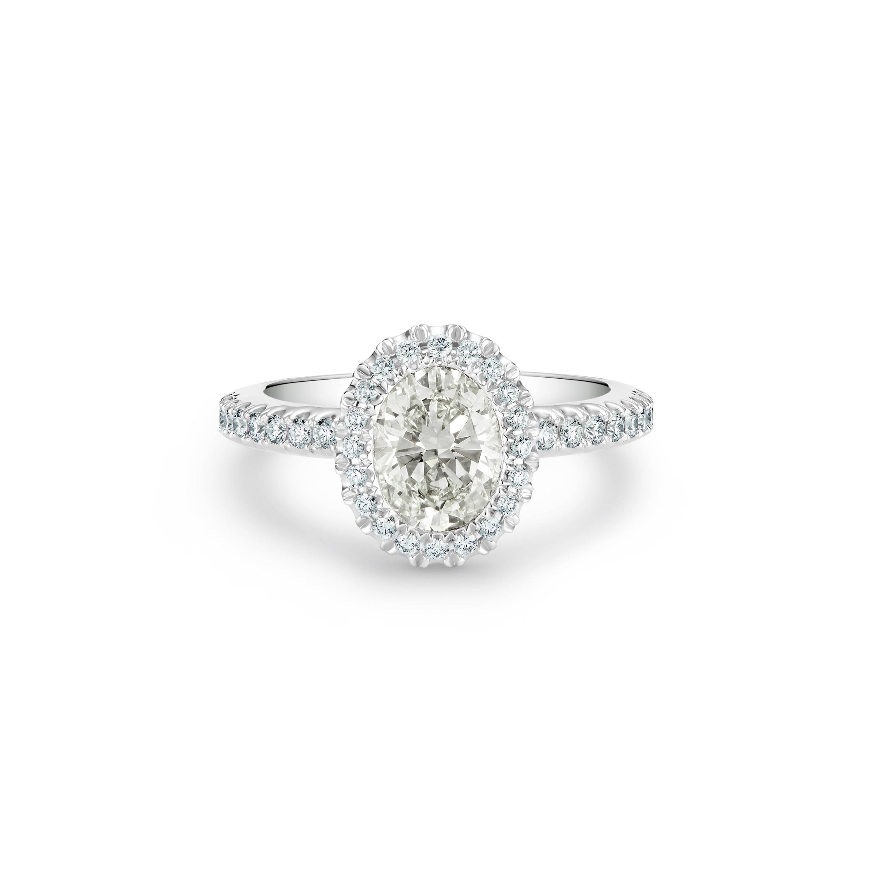 Oval shaped hot sale diamond ring