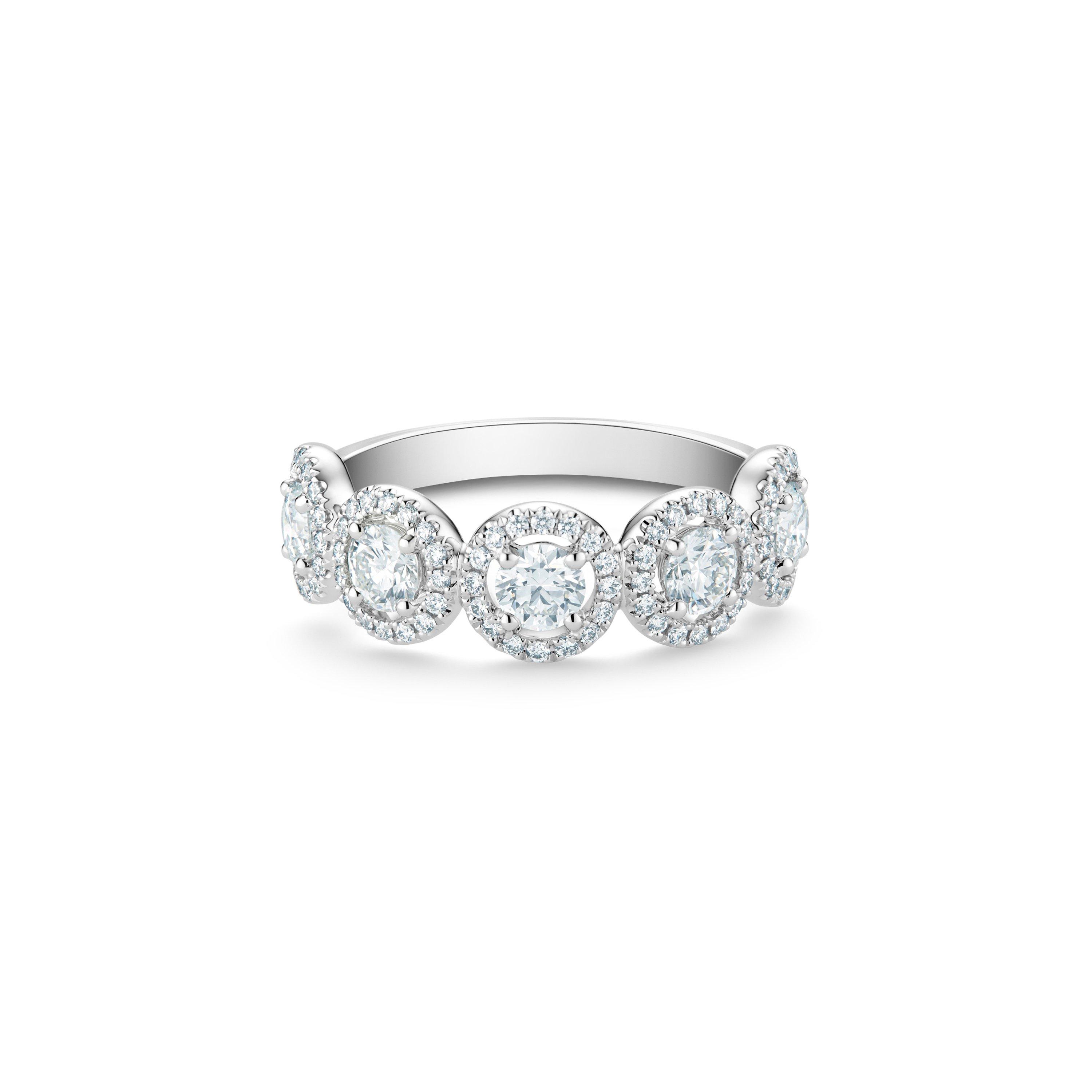 Aura round brilliant diamond ring in platinum