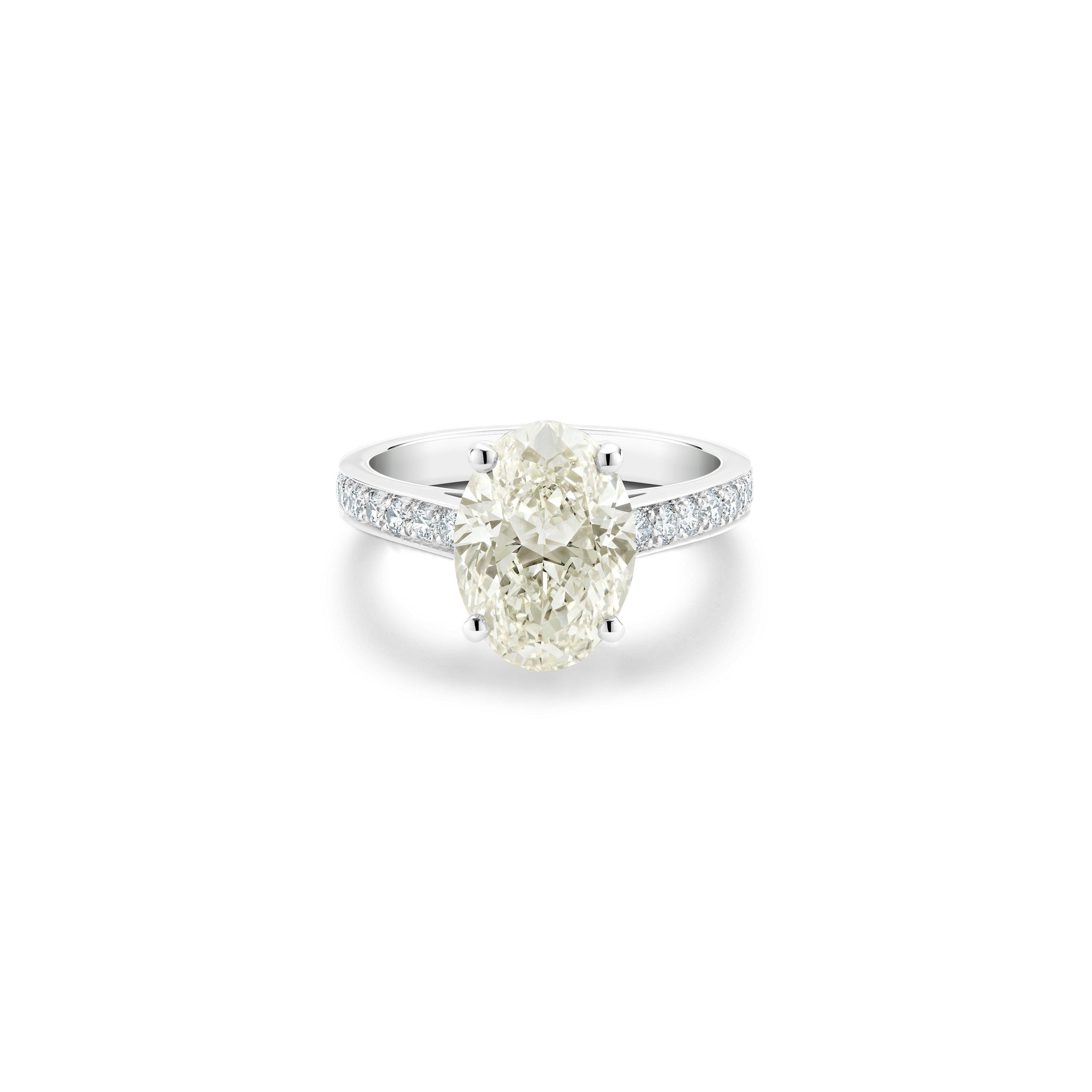 Old Bond Street oval-shaped diamond ring