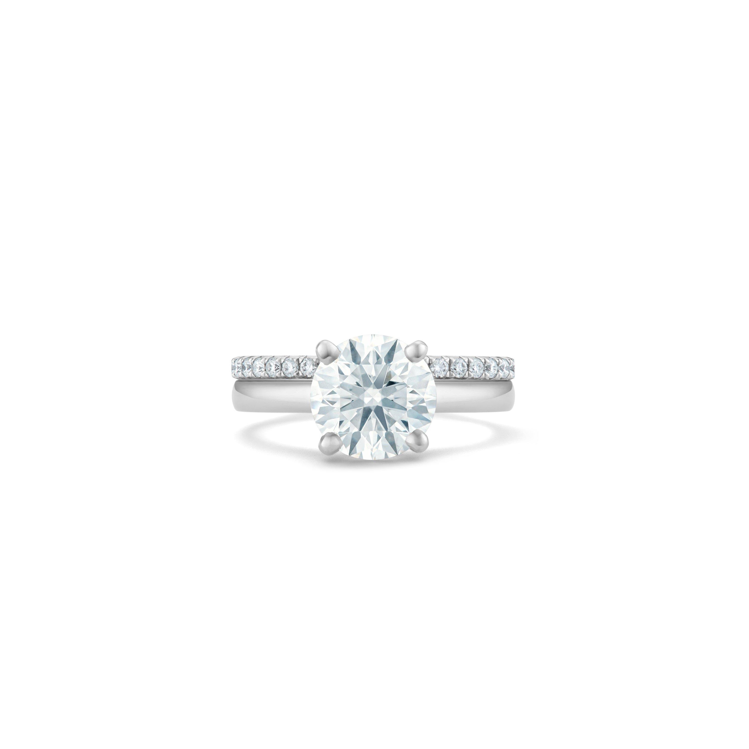 DB Classic round brilliant diamond ring