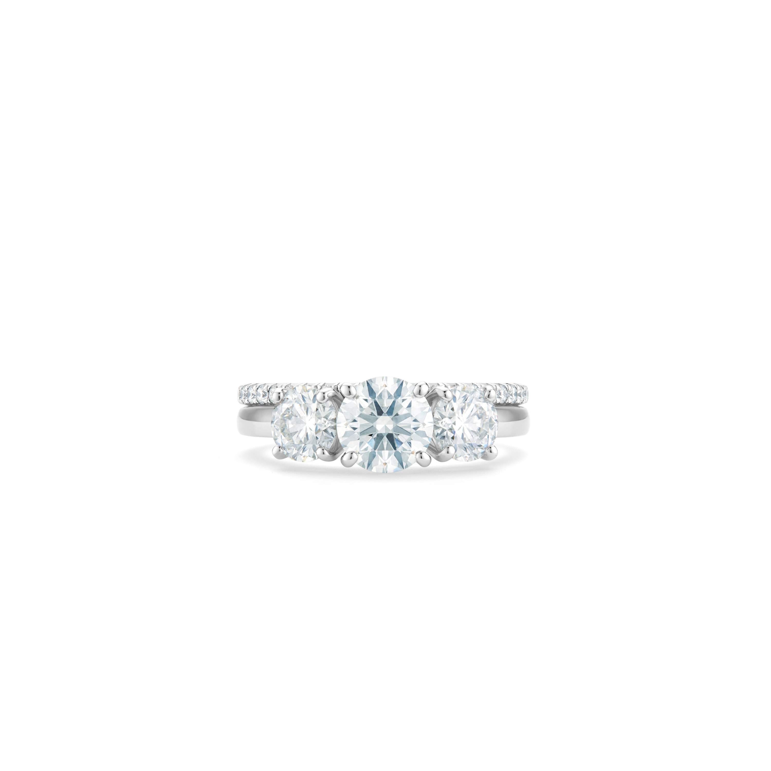DB Classic Trio Round Brilliant Diamond Ring