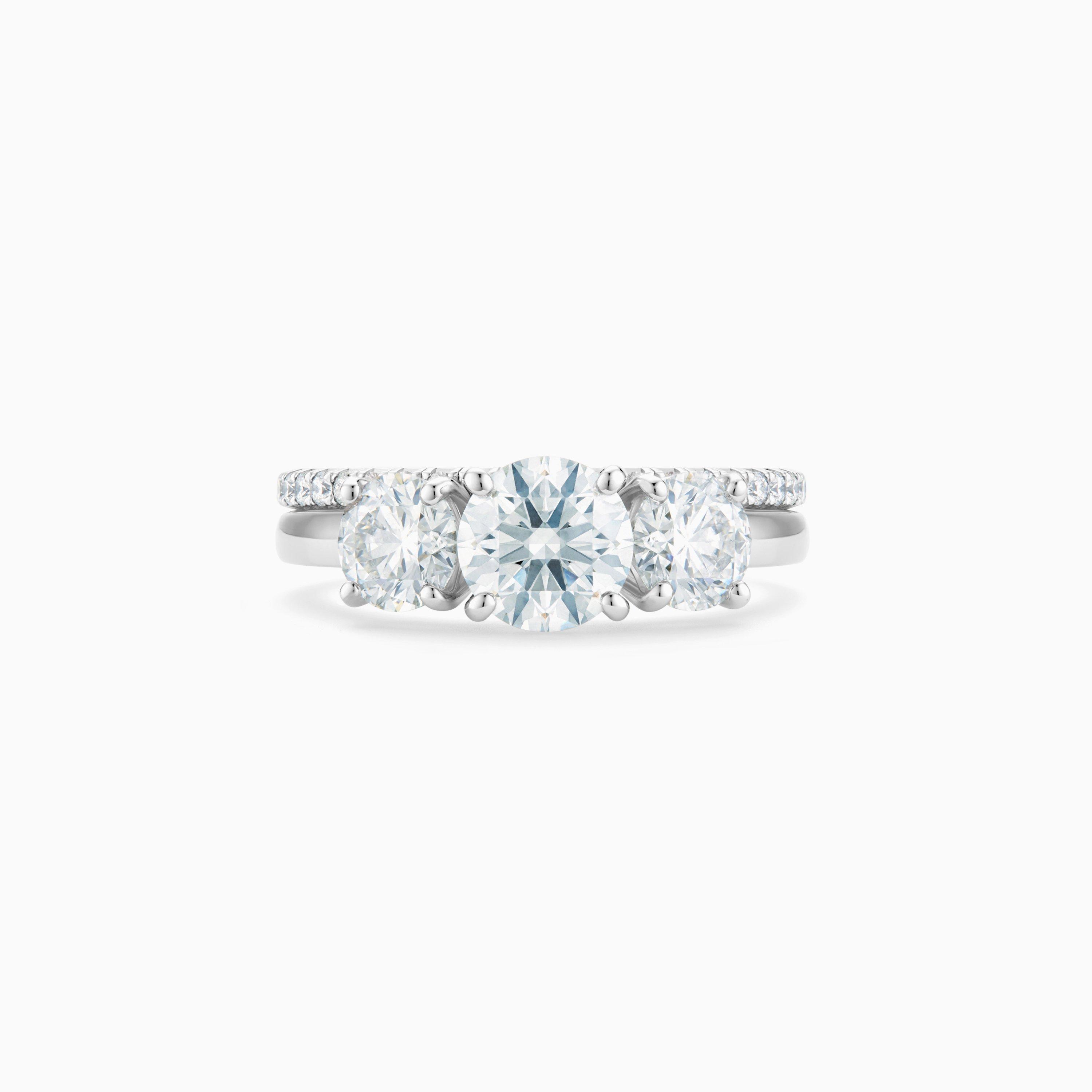 DB Classic trio round brilliant diamond ring, image 3