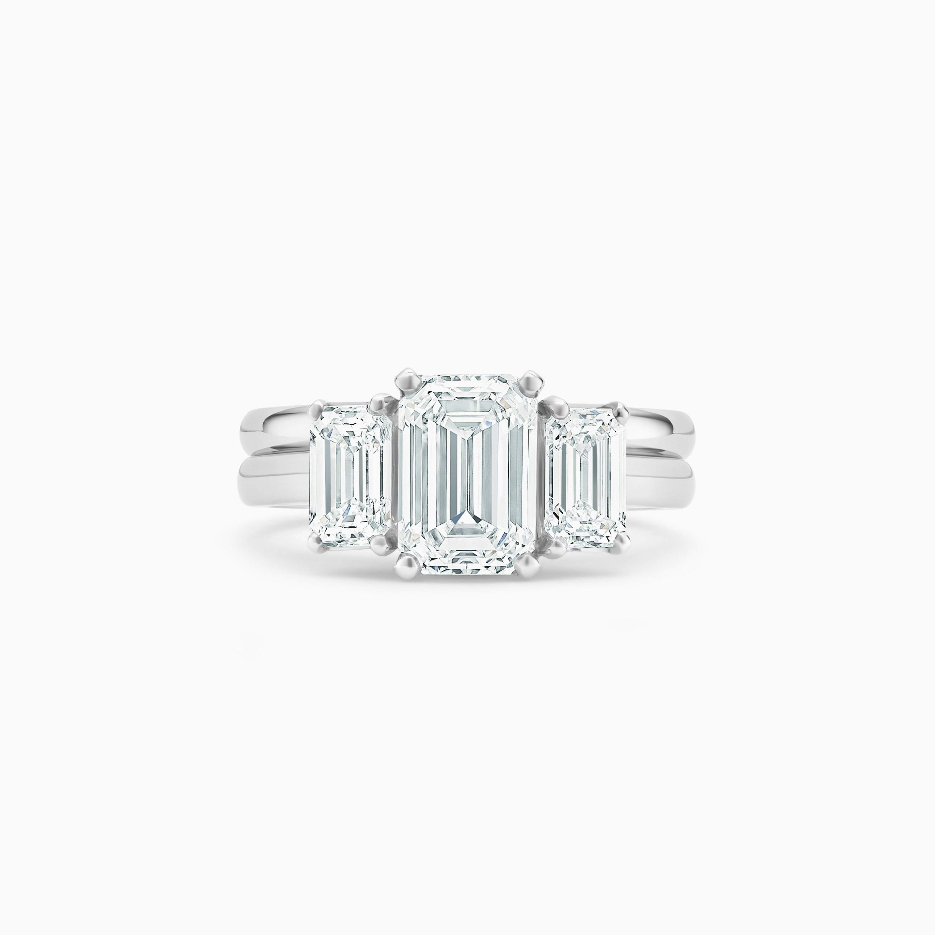 Solitaire DB Classic Trio Diamants Taille Émeraude Solitaire DB Classic Trio Diamants Taille Émeraude, image 3