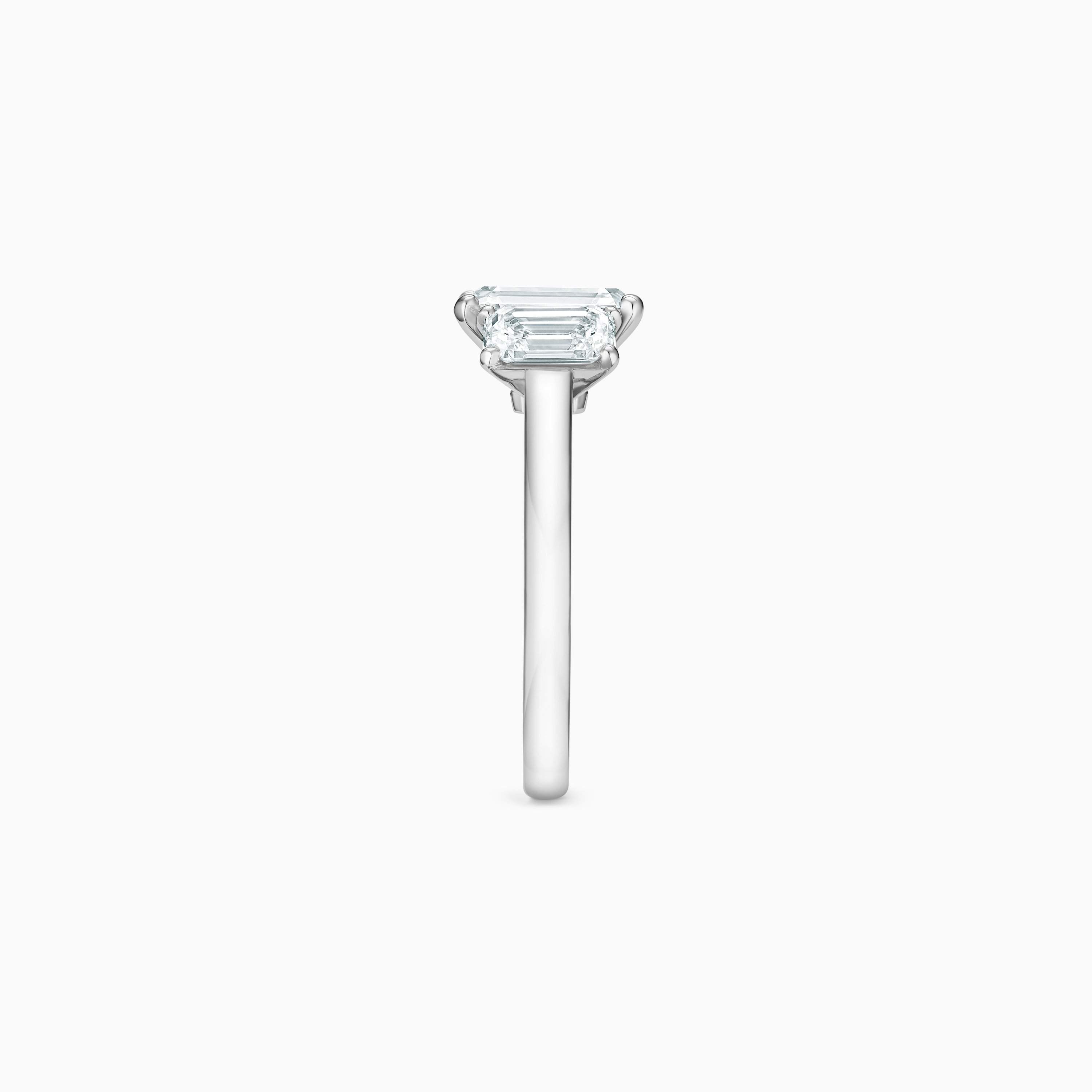 Solitaire DB Classic Trio Diamants Taille Émeraude Solitaire DB Classic Trio Diamants Taille Émeraude, image 4