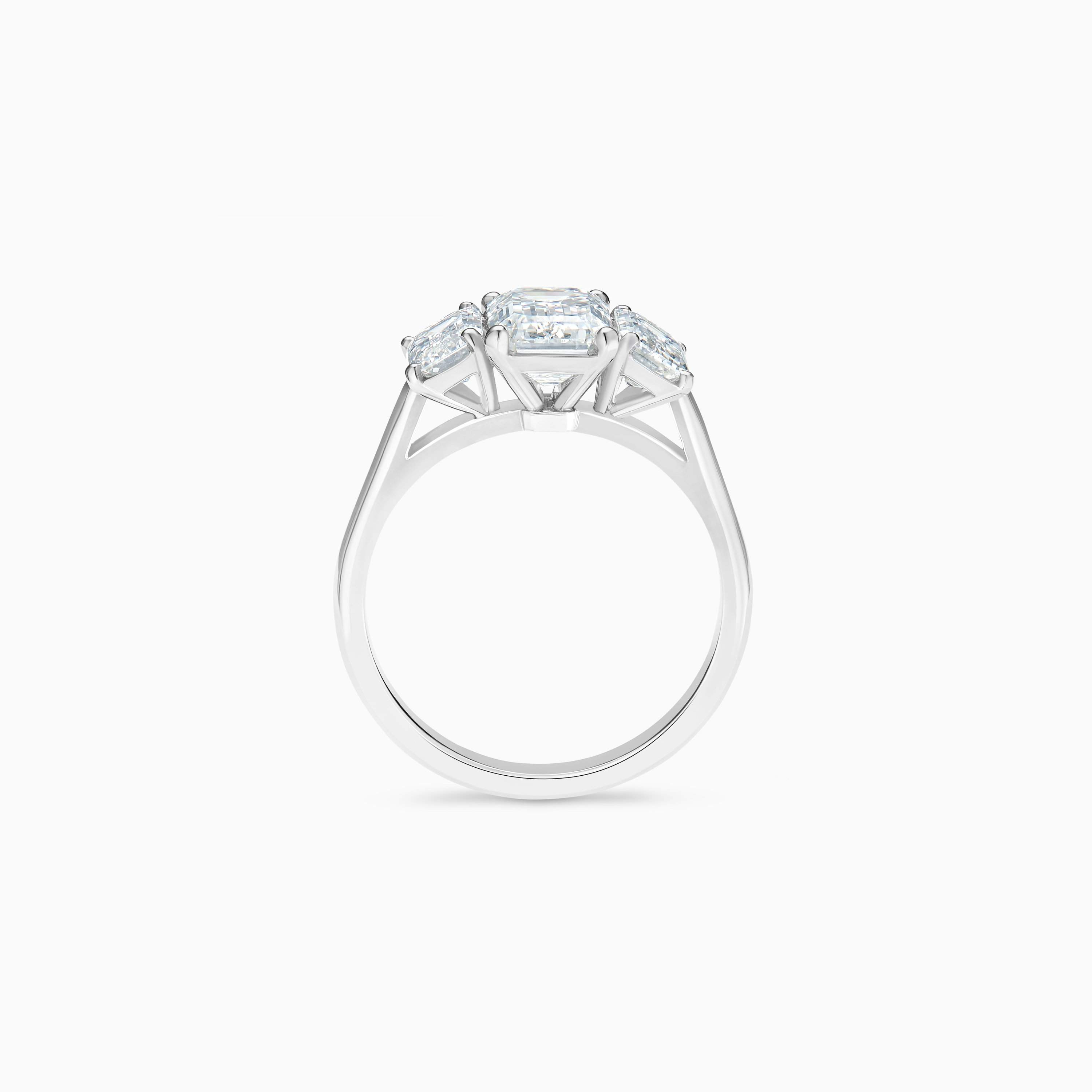Solitaire DB Classic Trio Diamants Taille Émeraude Solitaire DB Classic Trio Diamants Taille Émeraude, image 5