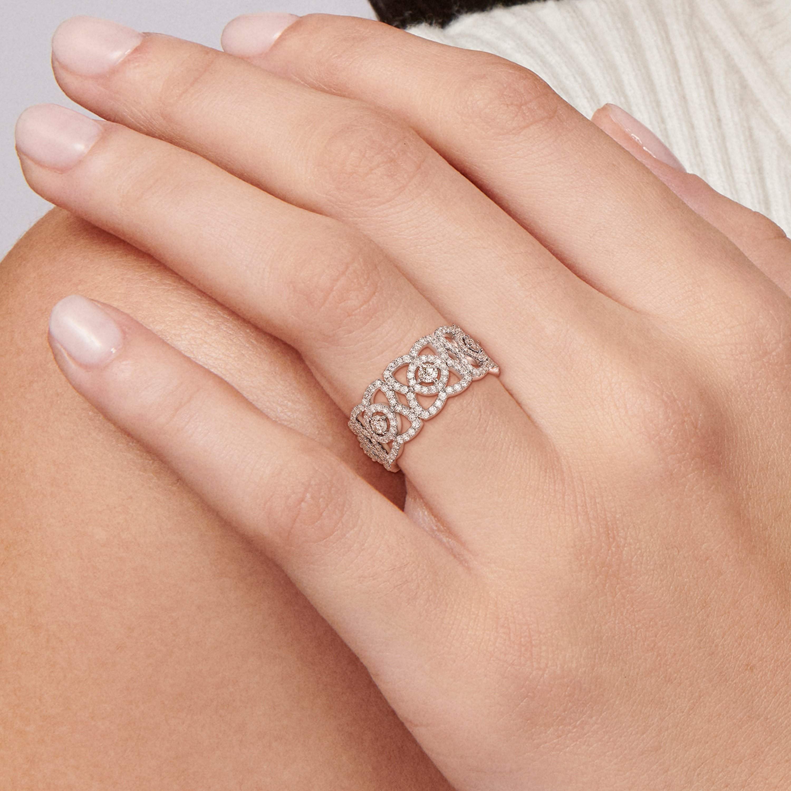 Enchanted Lotus band in white gold Enchanted Lotus band in white gold, image 3