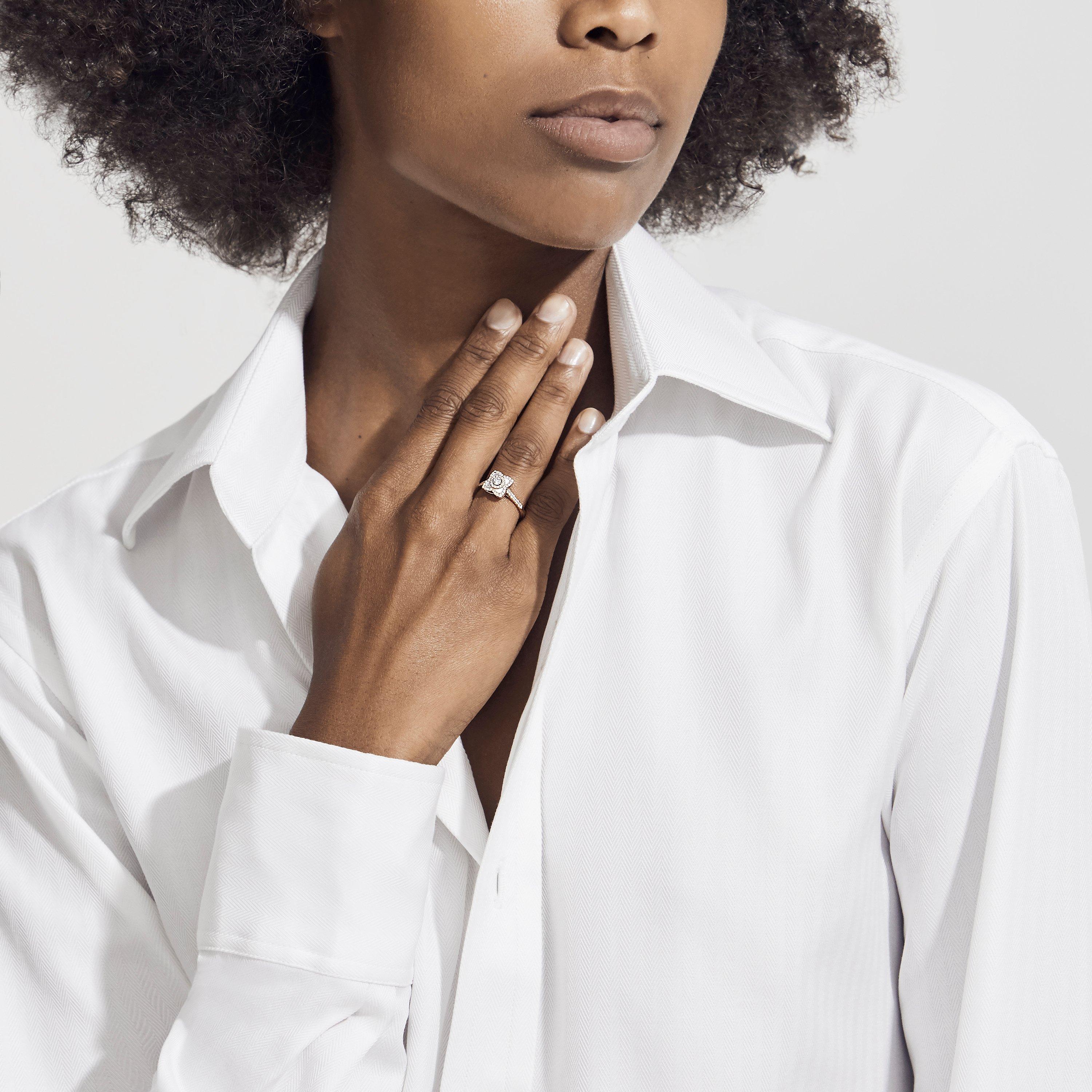 Enchanted Lotus ring in rose gold and mother-of-pearl