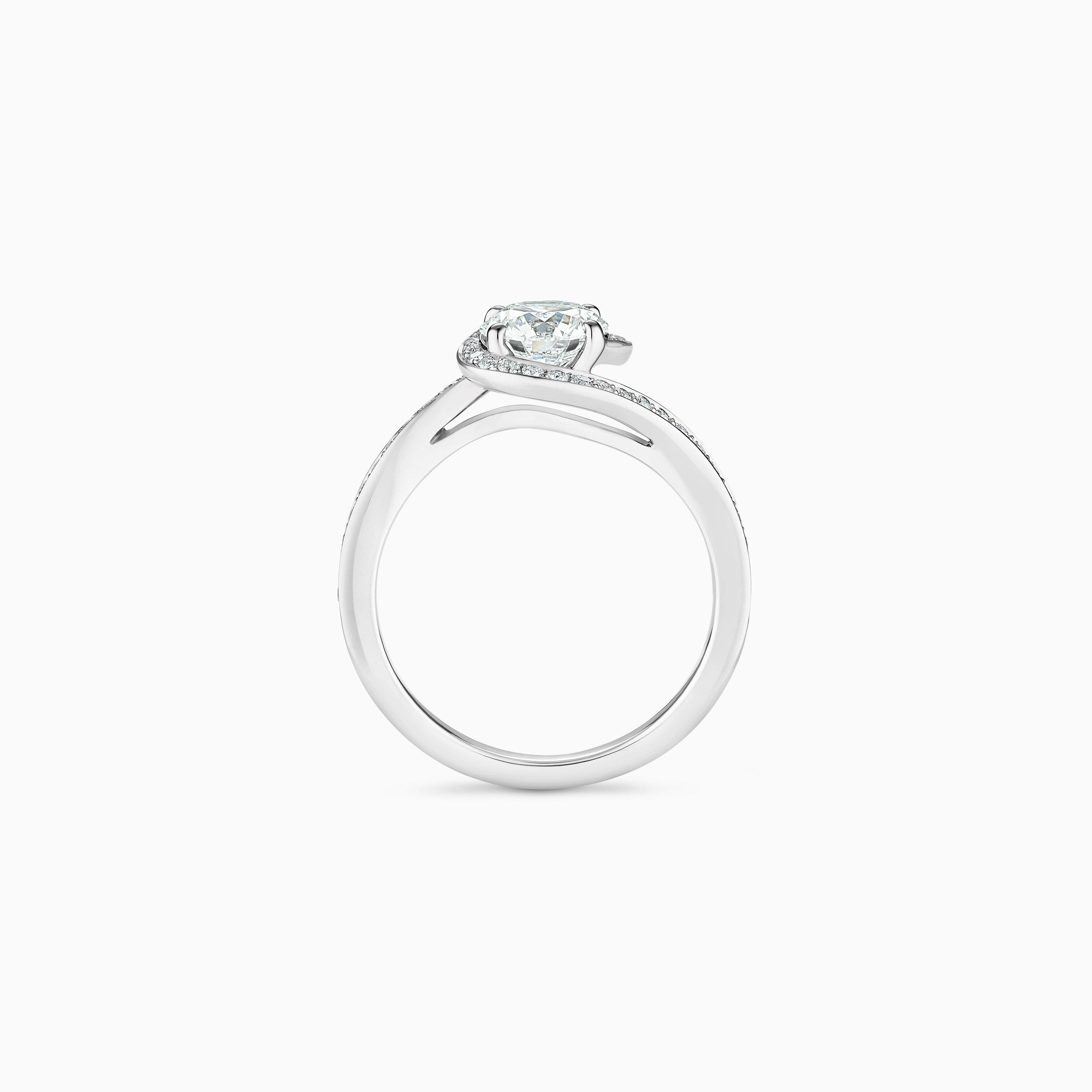 Caress round brilliant diamond ring | De Beers US