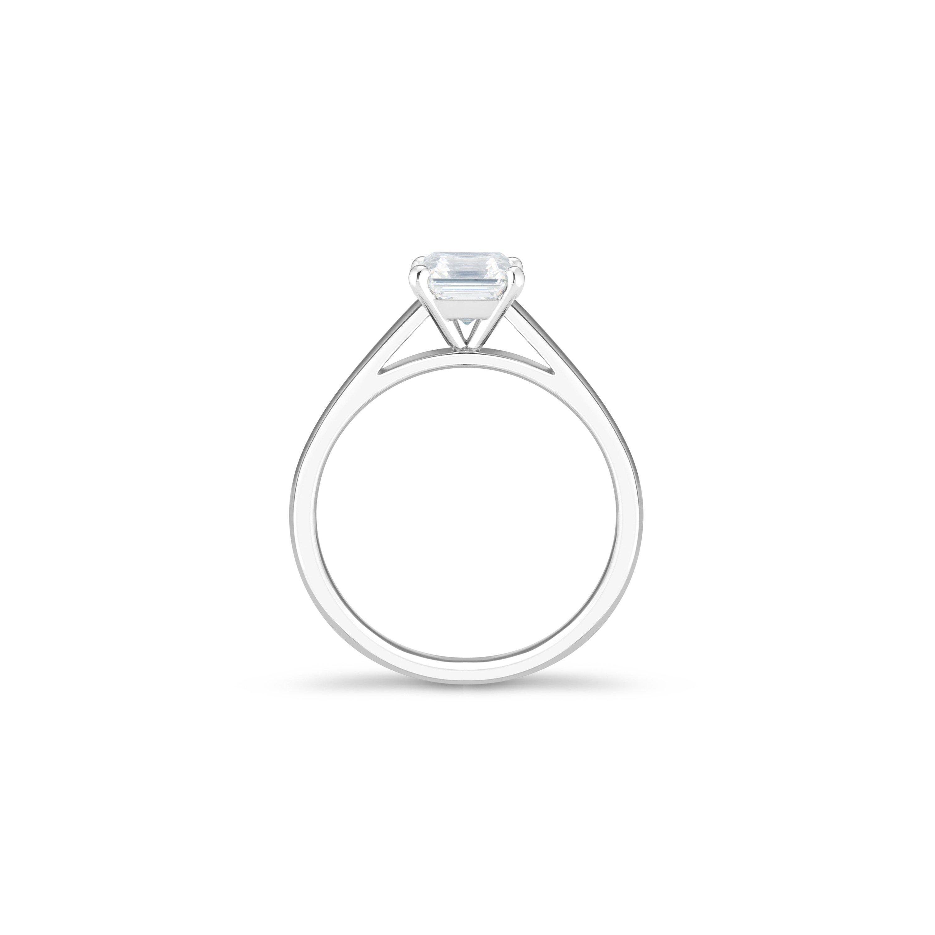 DB Classic asscher-cut diamond ring | De Beers US