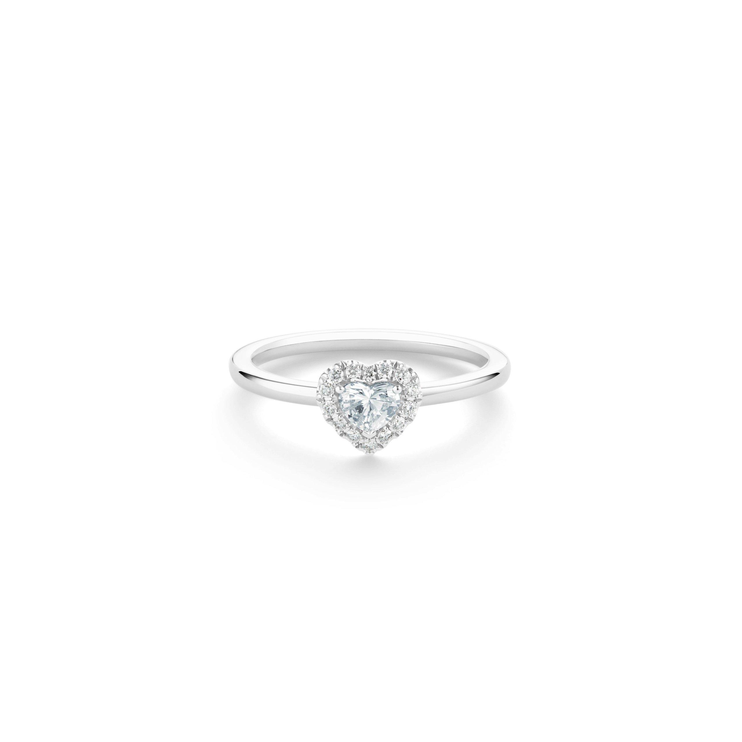 Aura heart-shaped diamond ring in platinum
