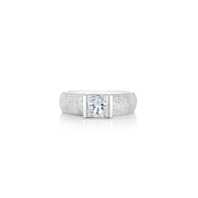 Brio 白金公主方形鑽石戒指