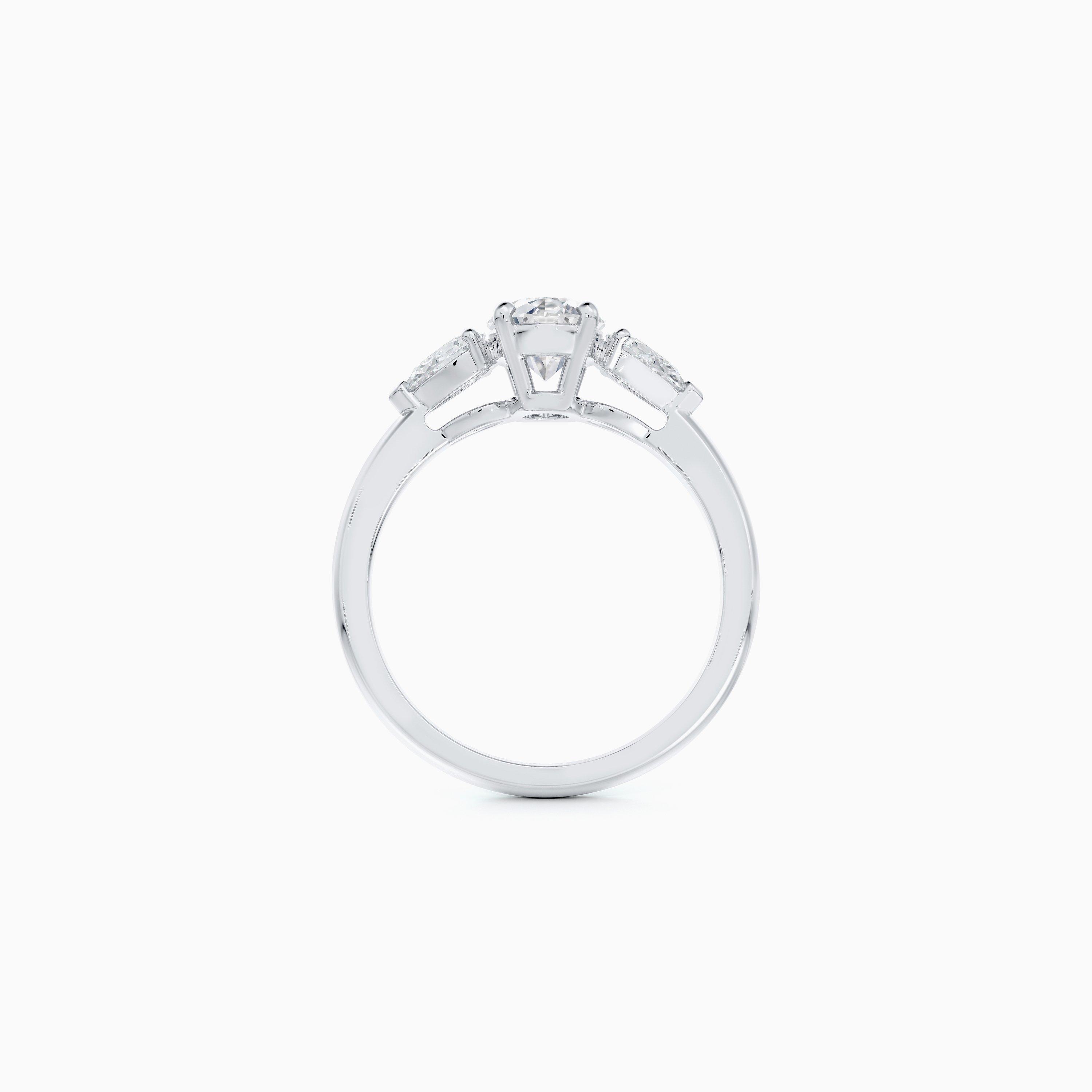 Solitaire DB Classic Taille Ovale et Diamants Lat&eacute;raux Taille Poire, image 4