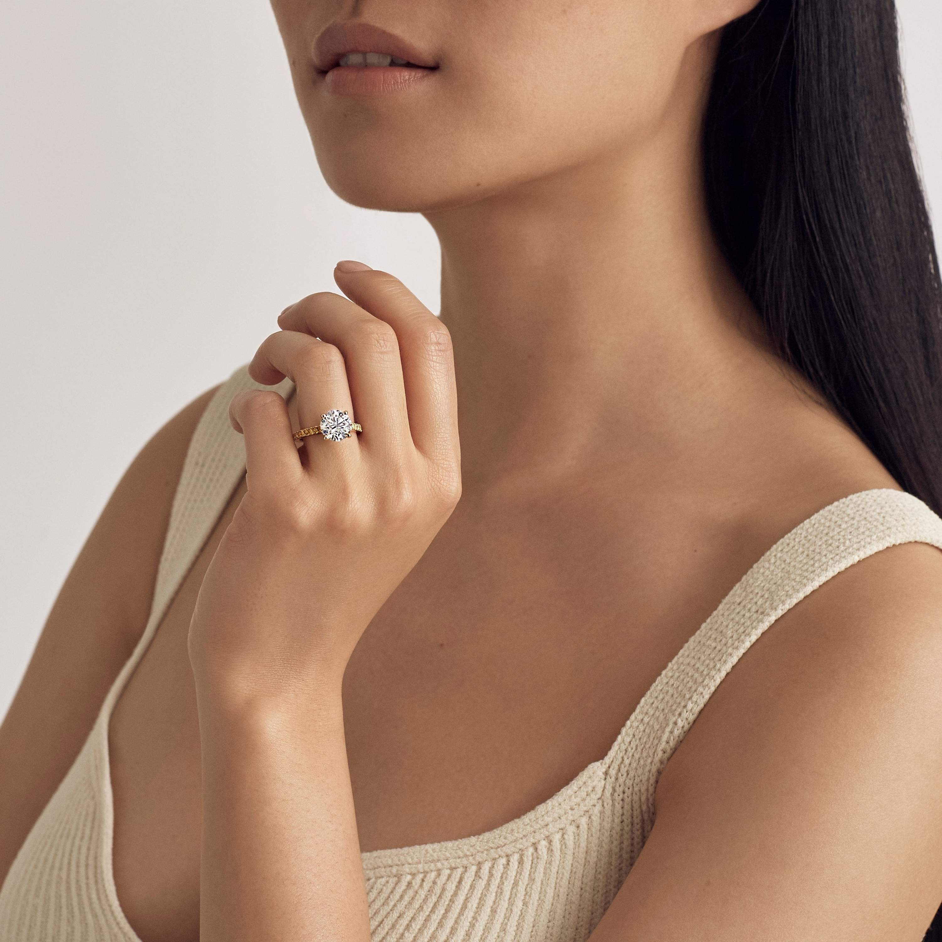 DB Classic Coloured Pavé round brilliant diamond yellow gold ring DB Classic Coloured Pavé round brilliant diamond yellow gold ring, image 4