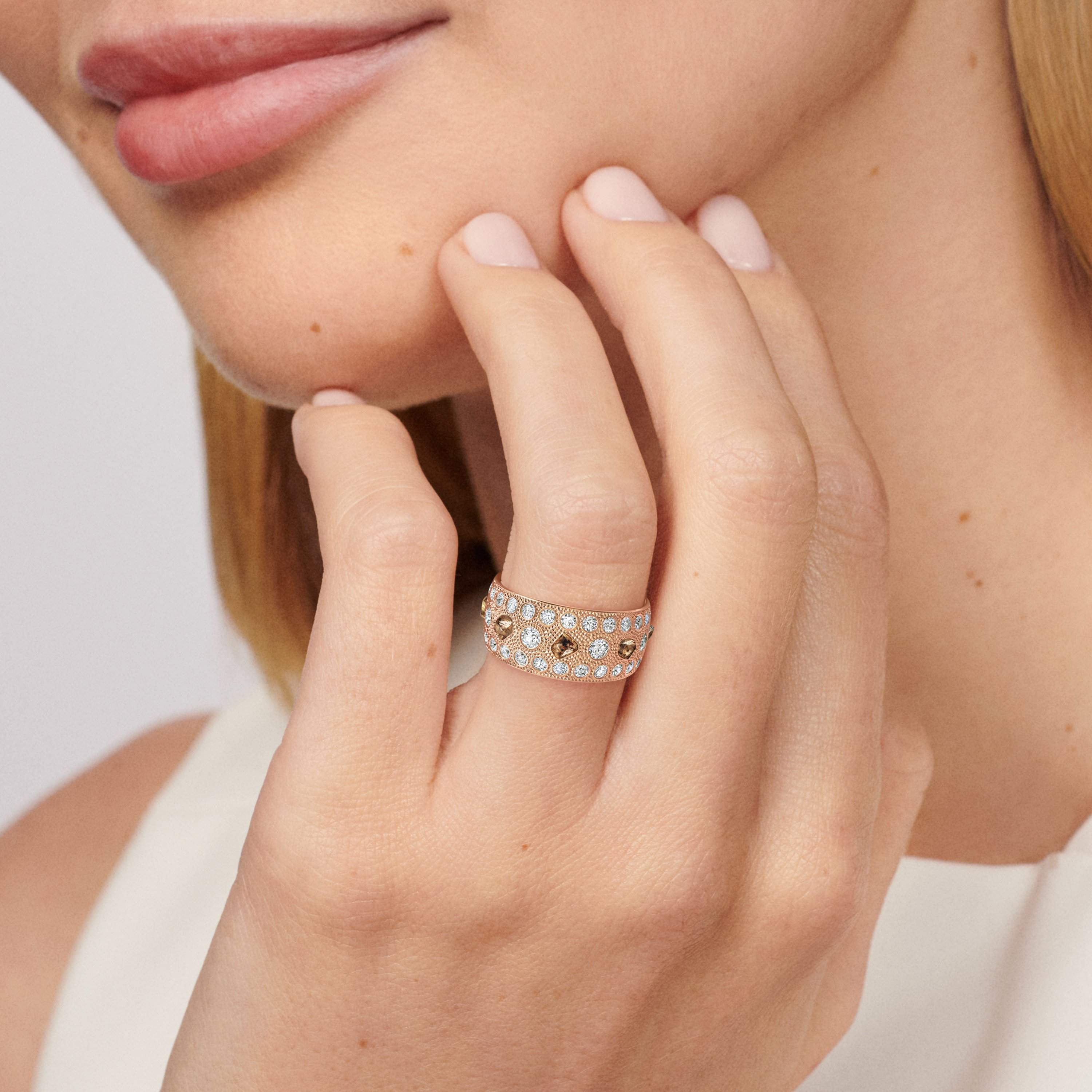 Talisman large band in rose gold Talisman large band in rose gold, image 3