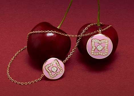 Gifts at De Beers Jewellers