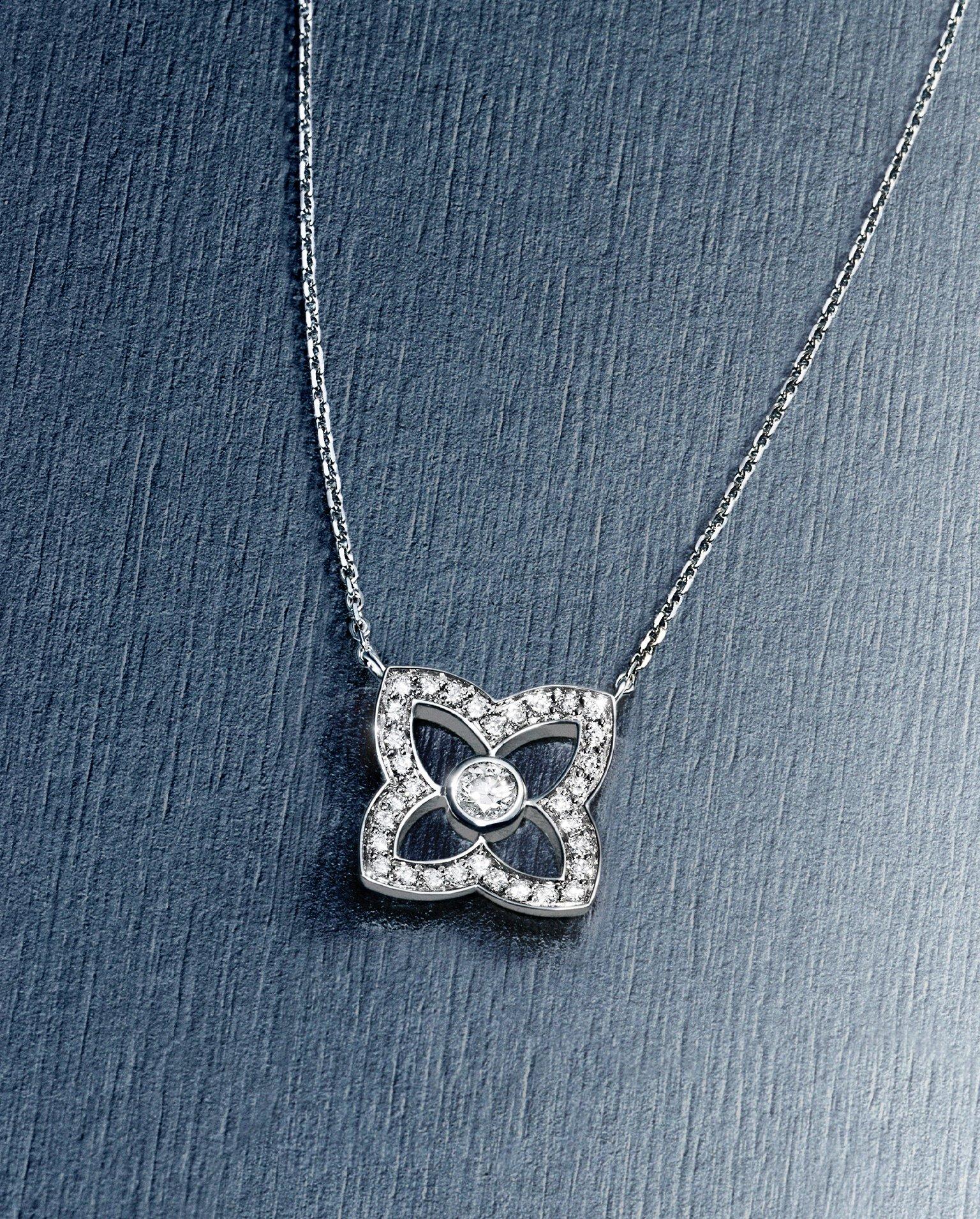 Lotus by DE BEERS Model Jewellery Collection