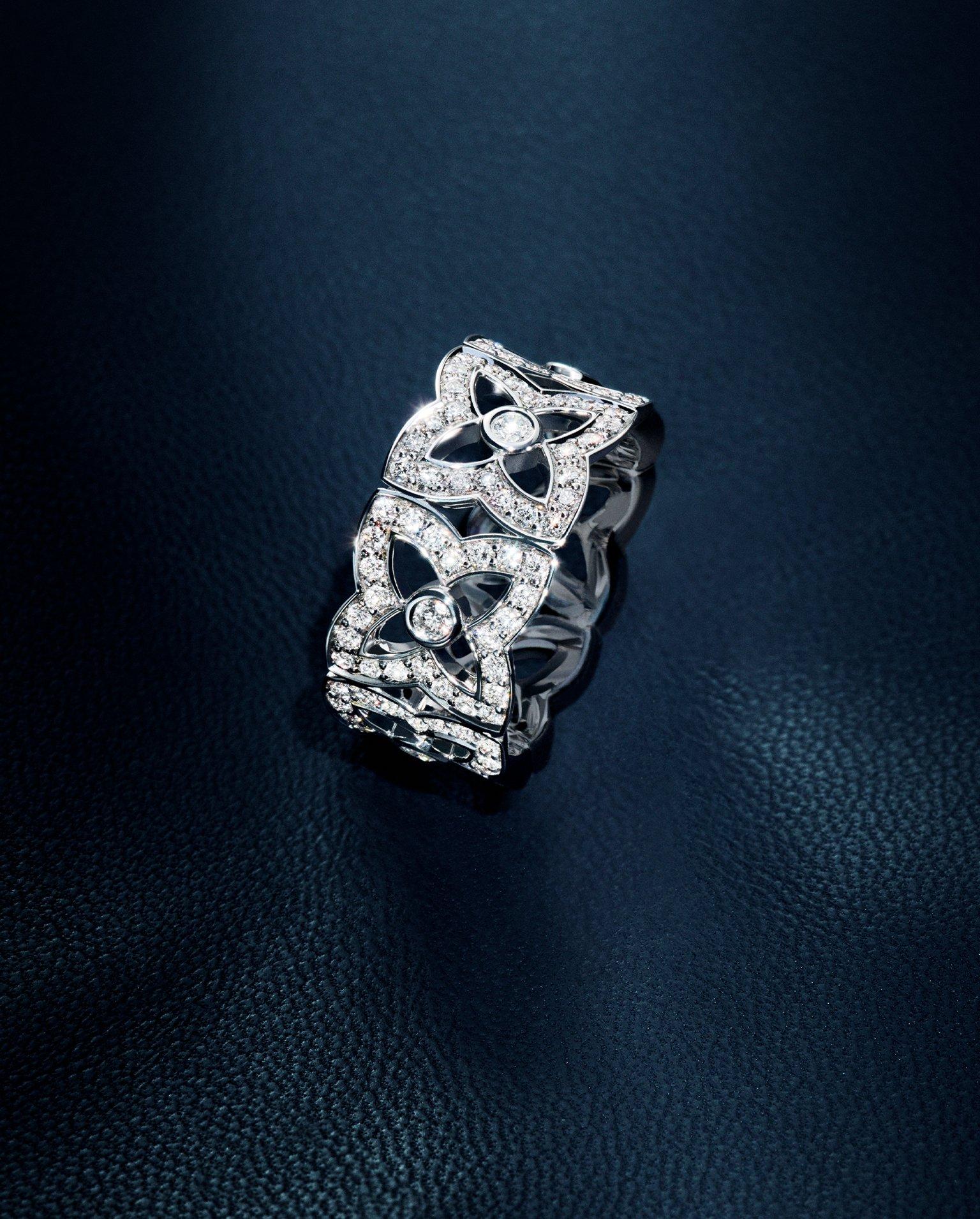 High Jewellery Lotus by DE BEERS