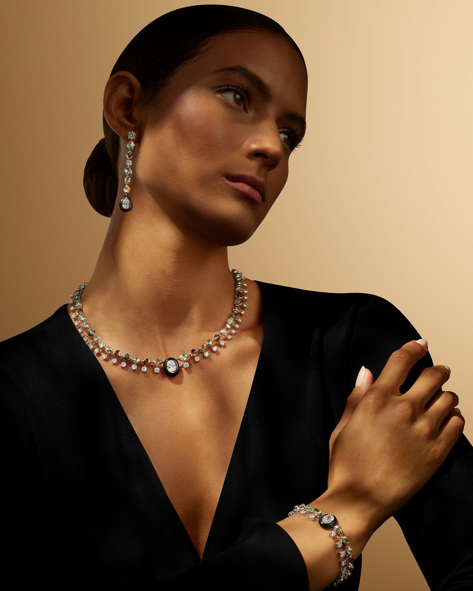 Embrace Set Necklace 