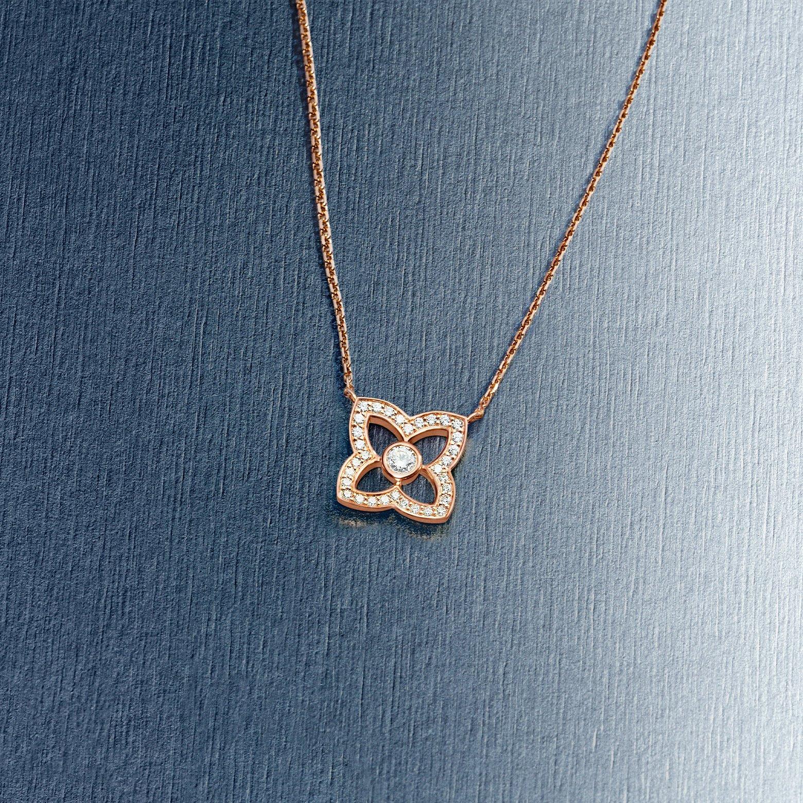 De Beers Book an Appointment 