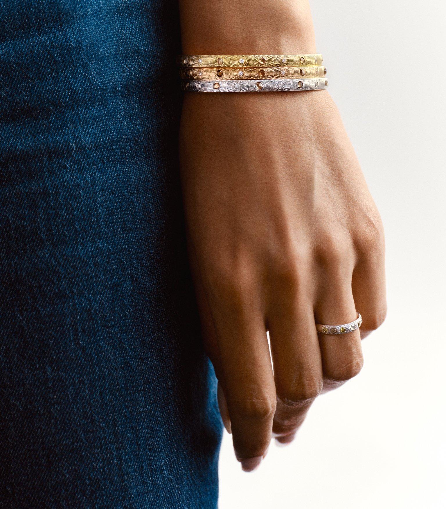 Lotus by DE BEERS Model Jewellery Collection
