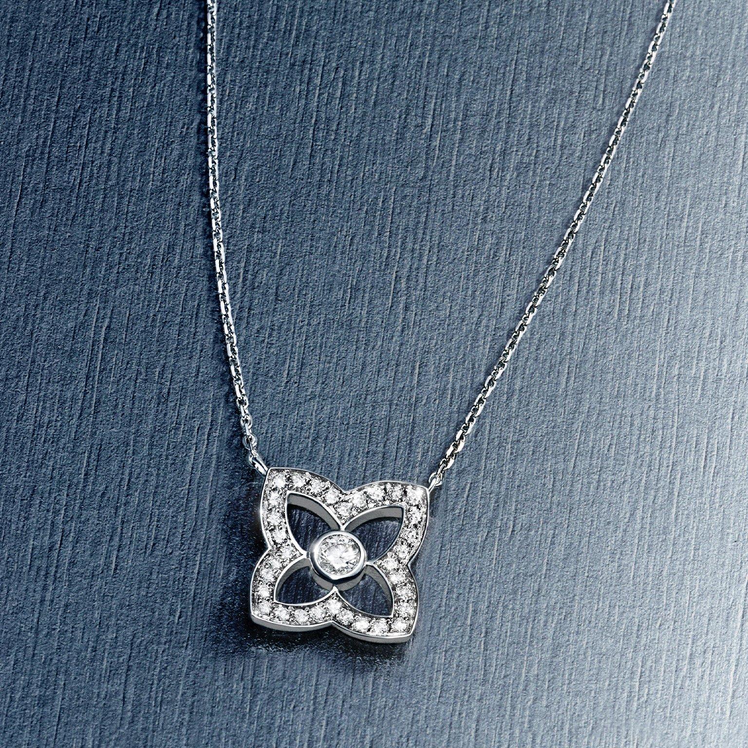 Lotus by DE BEERS Pendant White Gold