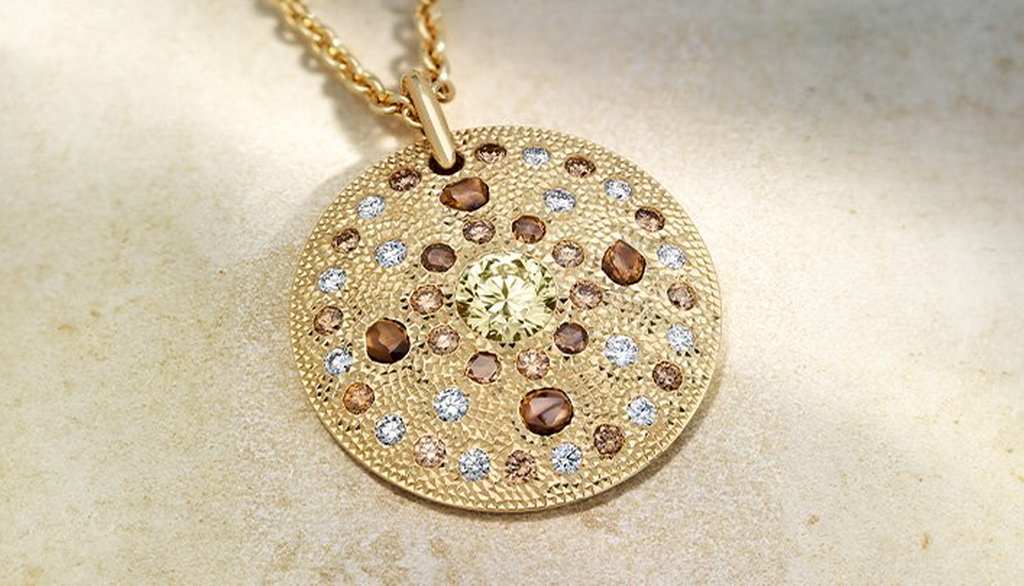 Talisman Charm Necklace in Yellow Gold De Beers NL