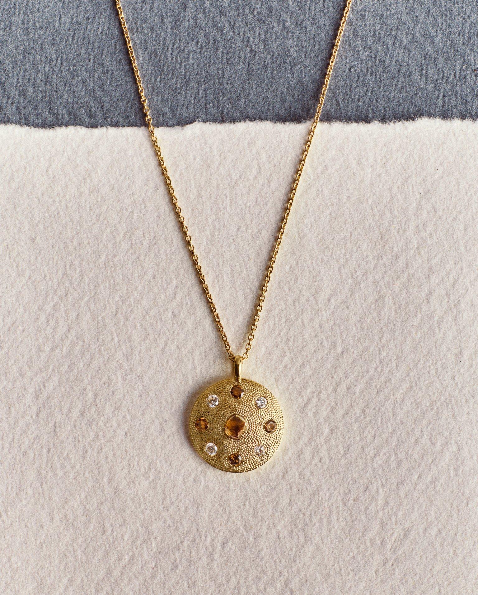 Lotus by DE BEERS Model Jewellery Collection