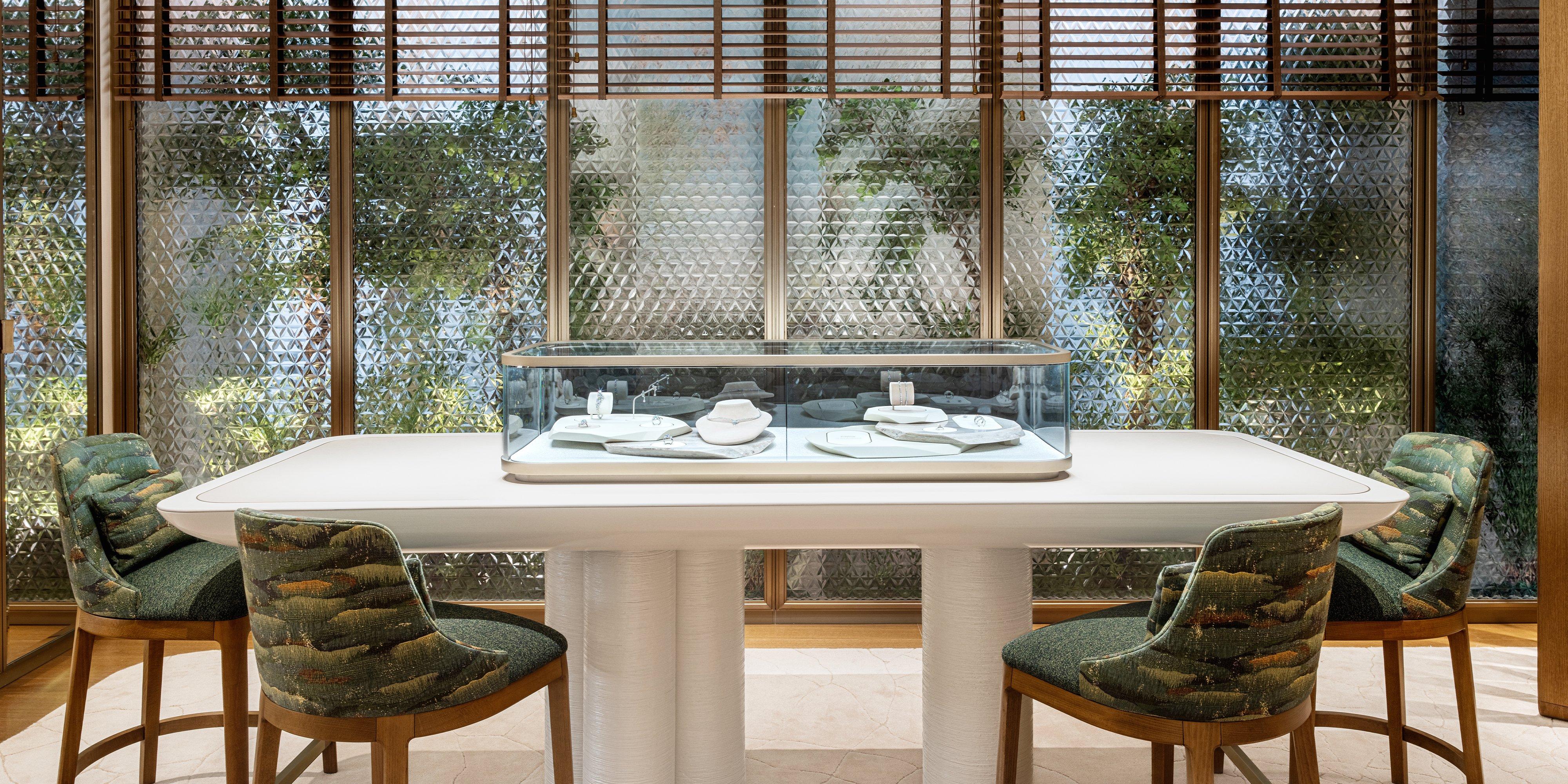 Paris De Beers Store Plan a visit