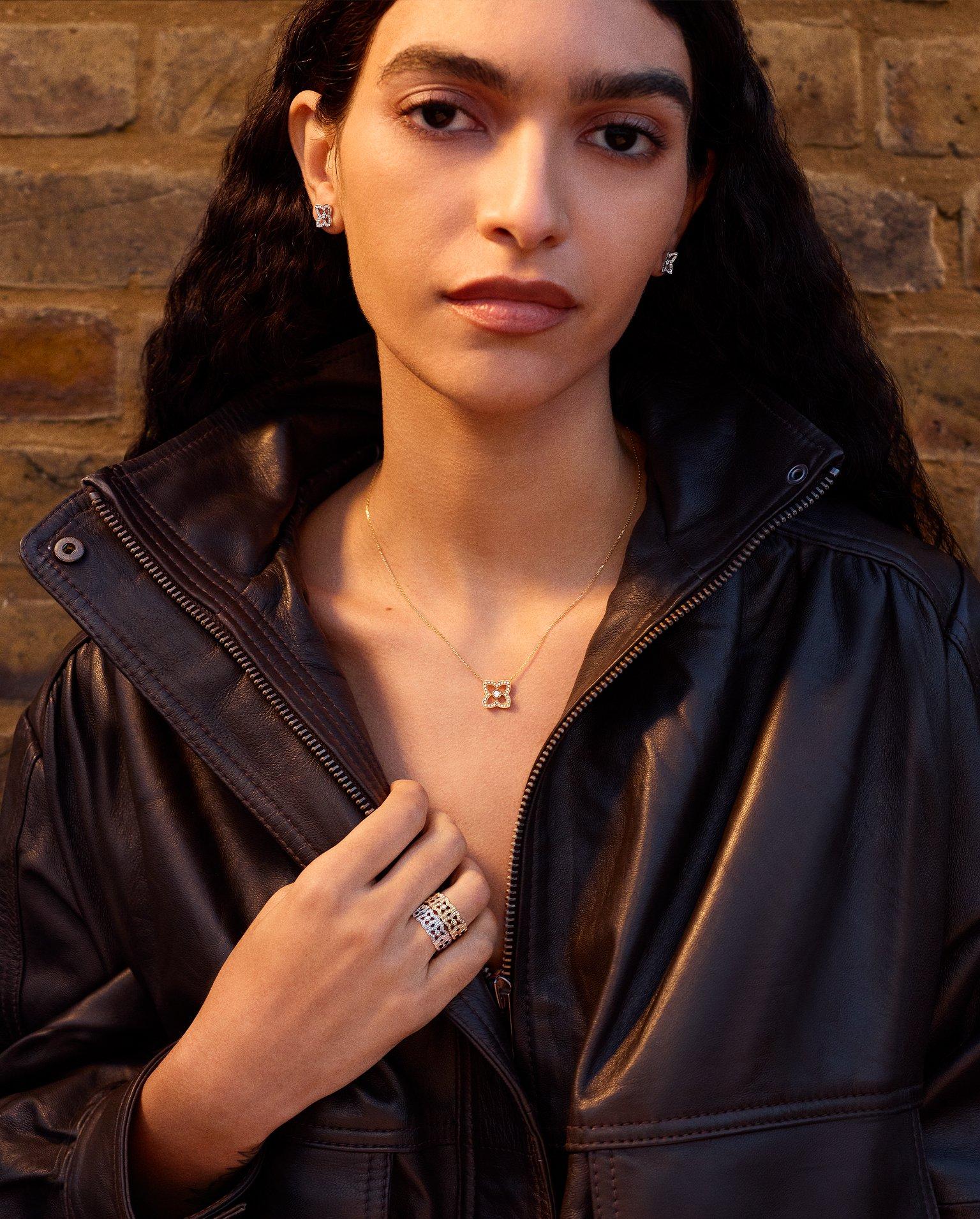 Lotus by DE BEERS Model Jewellery Collection