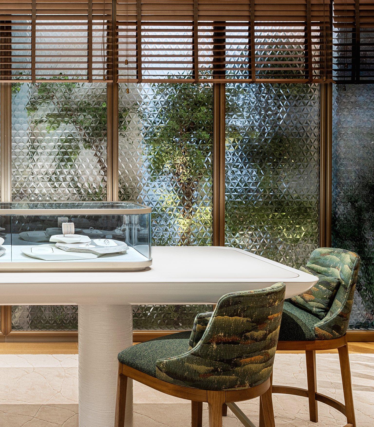 Paris De Beers Store Plan a visit