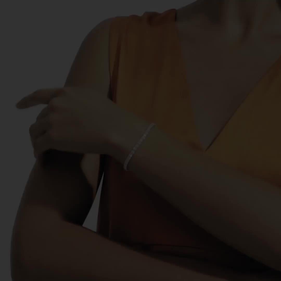 DB Classic Eternity Line 圓形明亮式切割鉆石手鏈, video 1